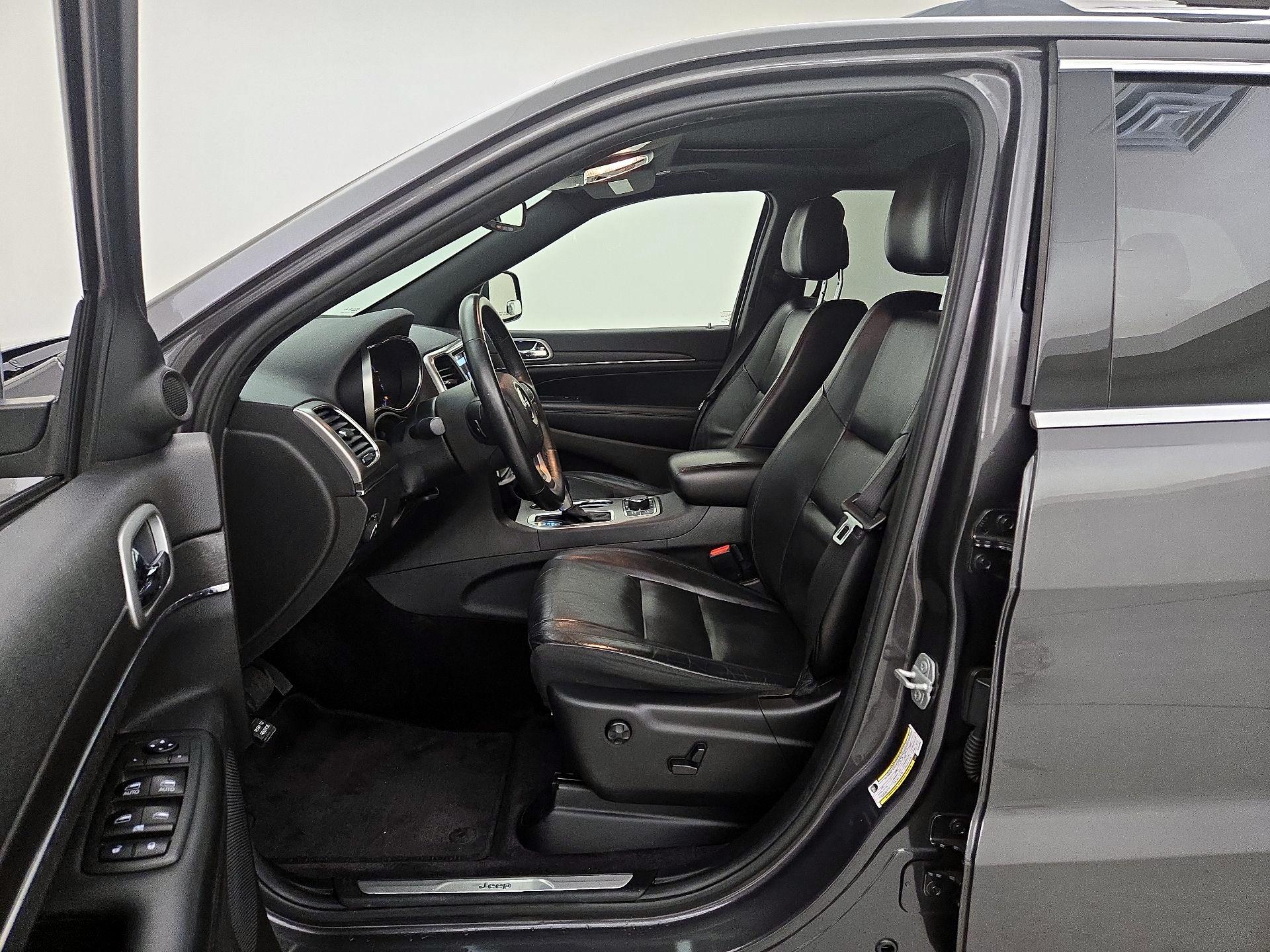 Thumbnail: 2018 Jeep Grand Cherokee - 11