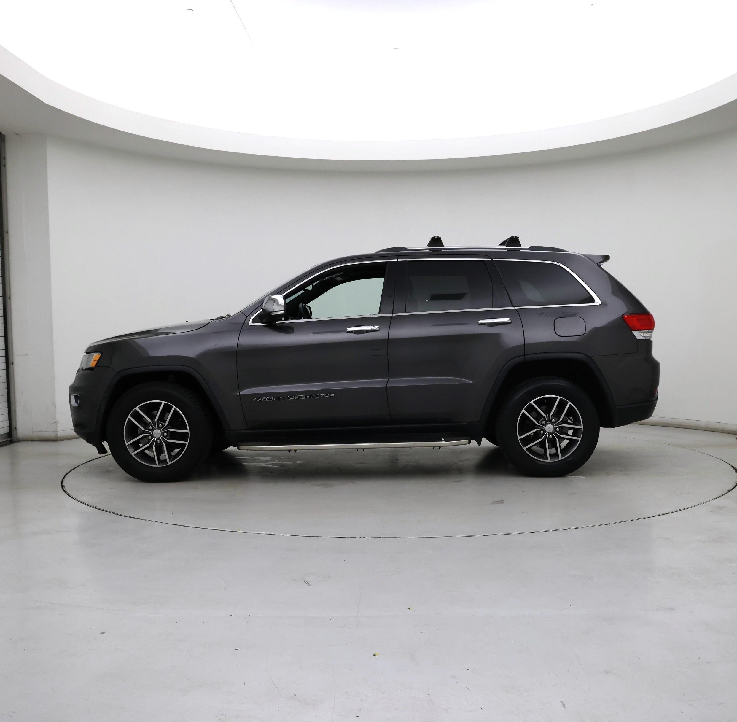 Thumbnail: 2018 Jeep Grand Cherokee - 3