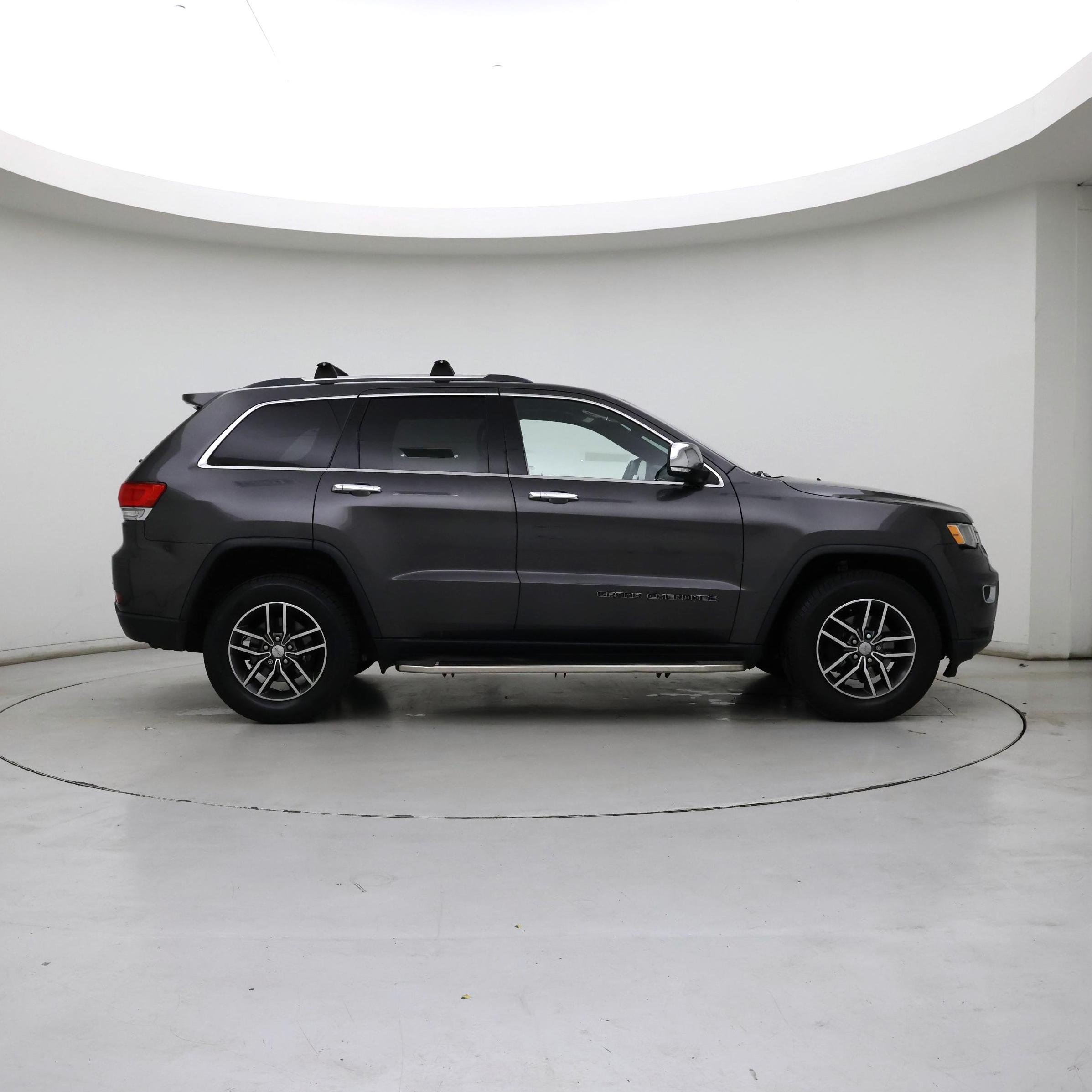 Thumbnail: 2018 Jeep Grand Cherokee - 7
