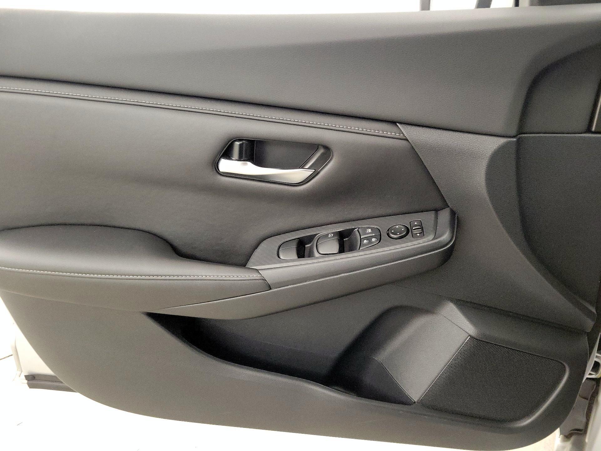 Thumbnail: 2021 Nissan Sentra - 12