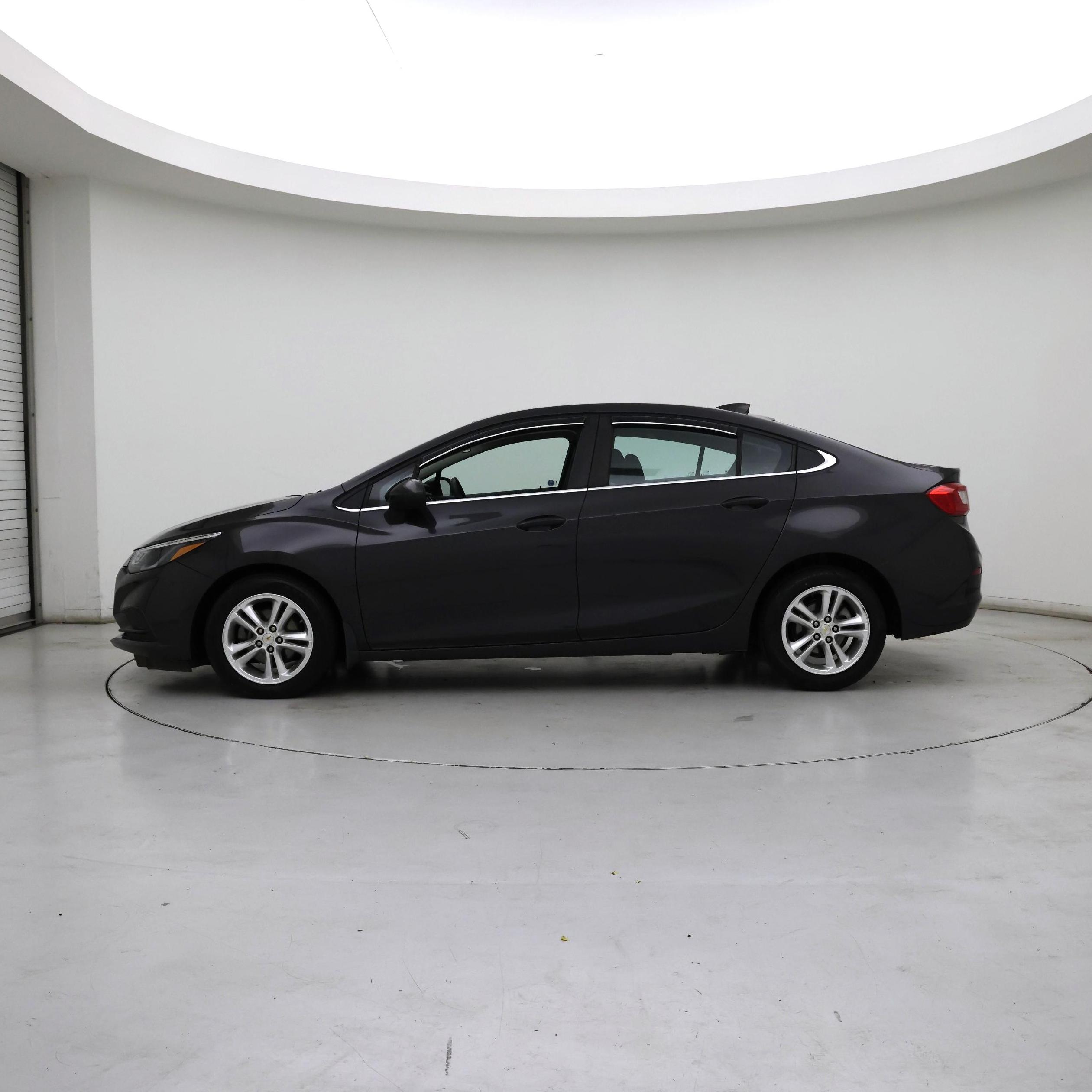 Thumbnail: 2016 Chevrolet Cruze - 3
