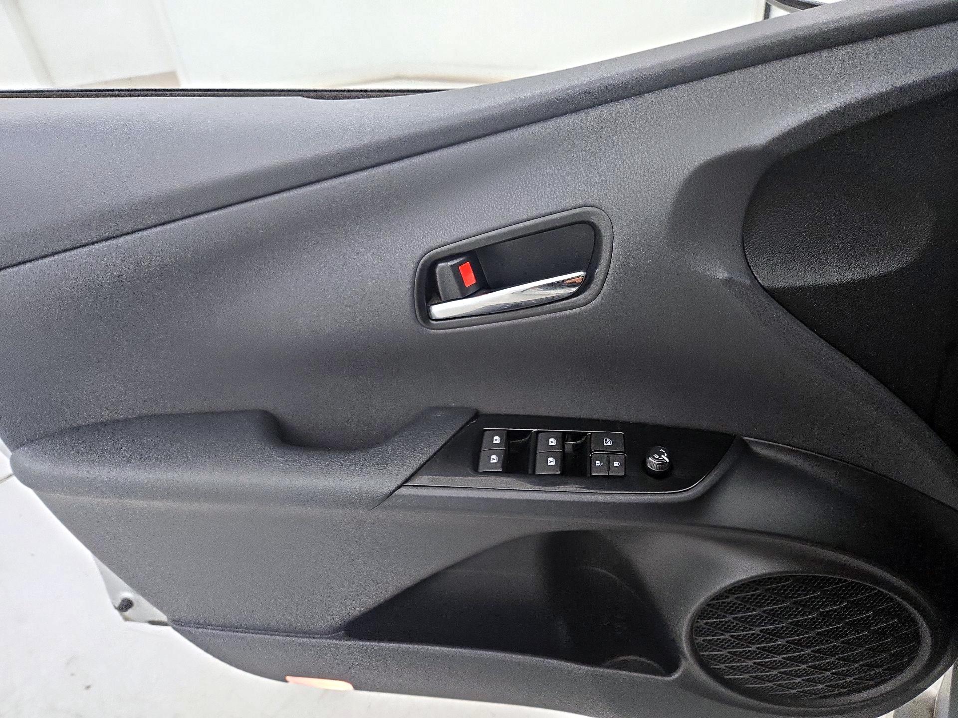 Thumbnail: 2016 Toyota Prius - 12