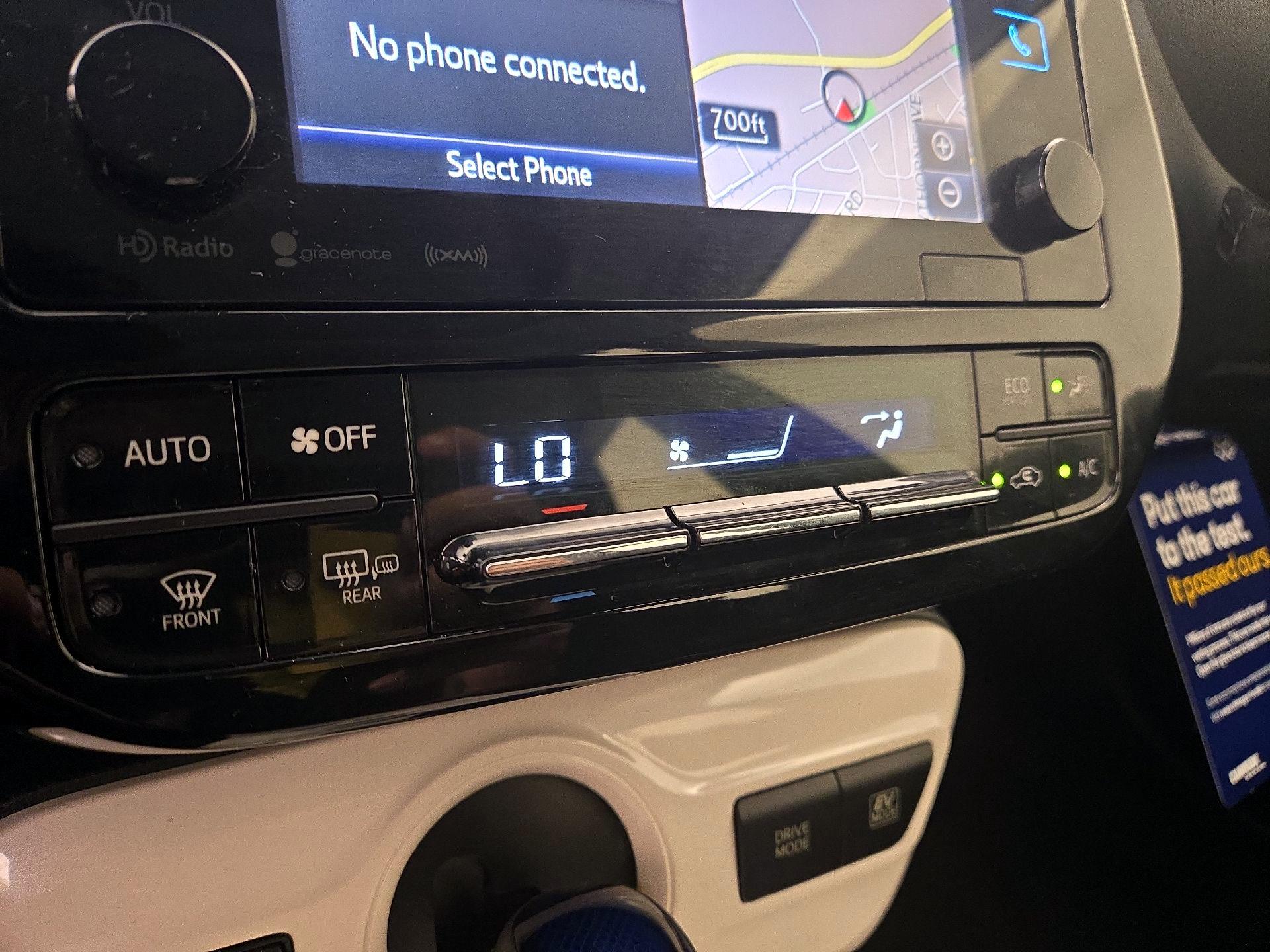 Thumbnail: 2016 Toyota Prius - 16