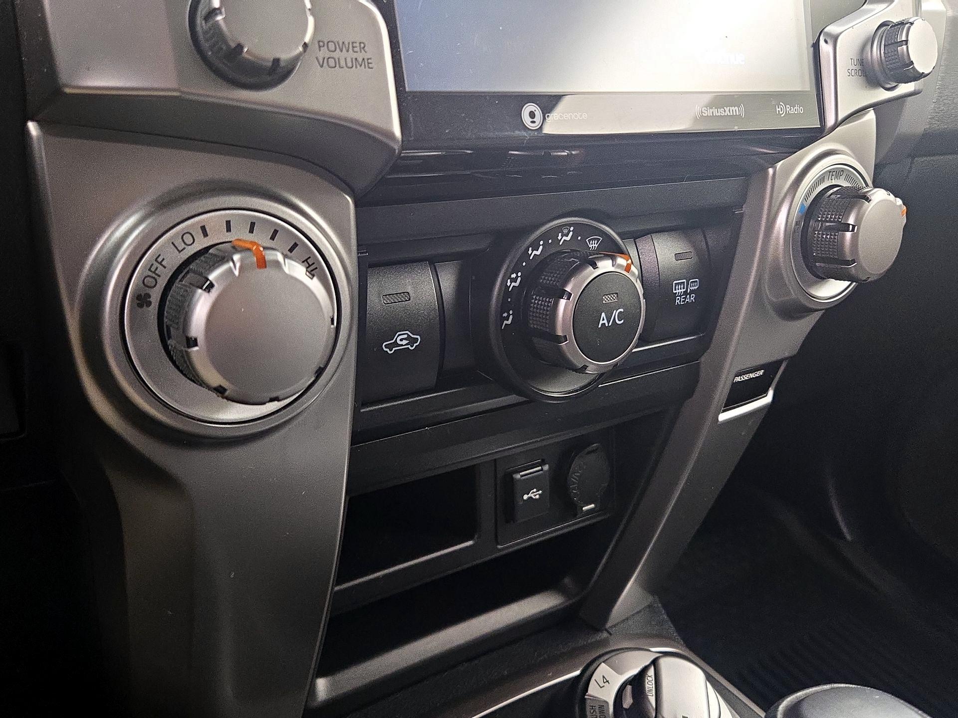 Thumbnail: 2021 Toyota 4Runner - 17