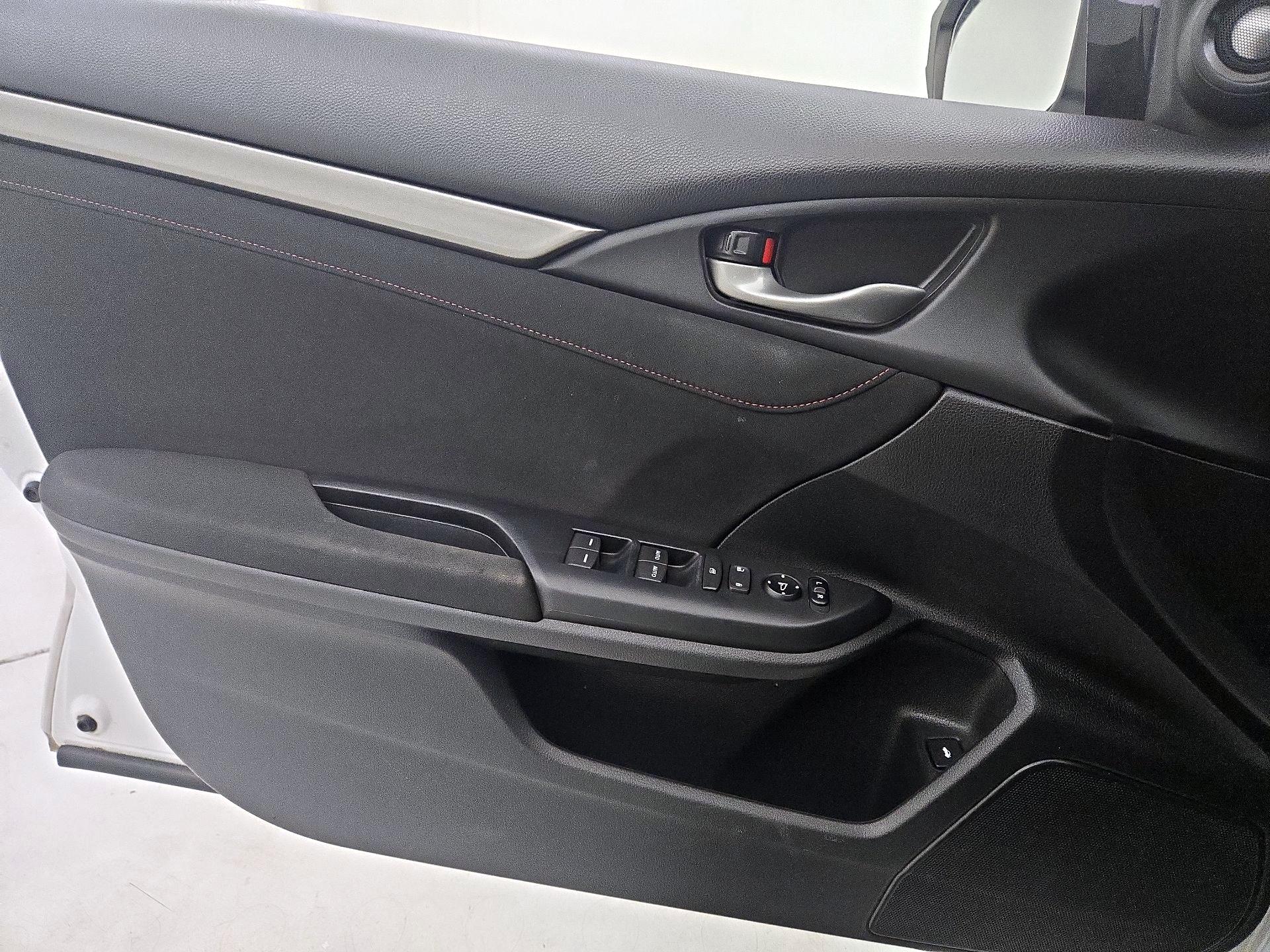 Thumbnail: 2019 Honda Civic - 12