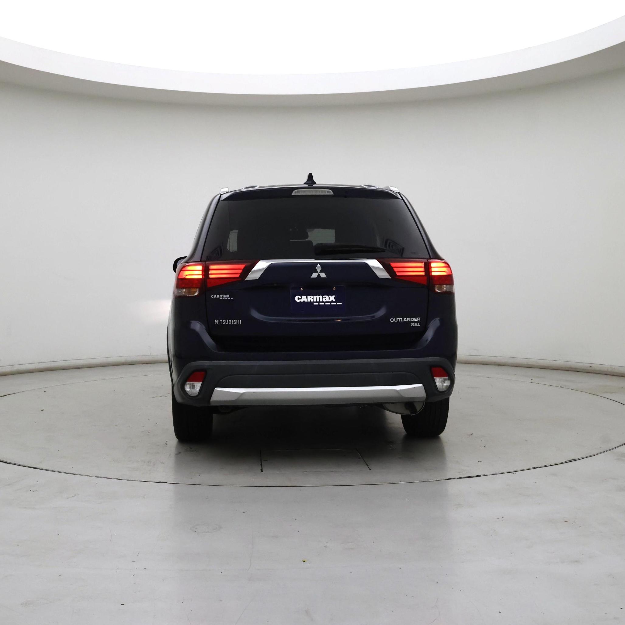 Thumbnail: 2017 Mitsubishi Outlander - 6