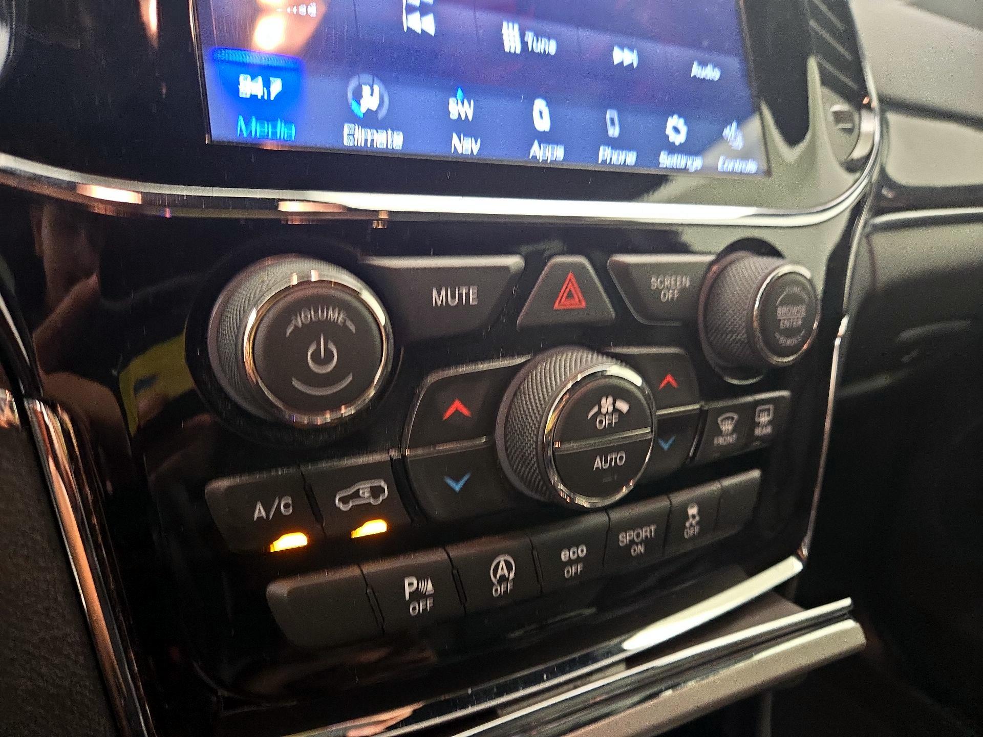 Thumbnail: 2020 Jeep Grand Cherokee - 16