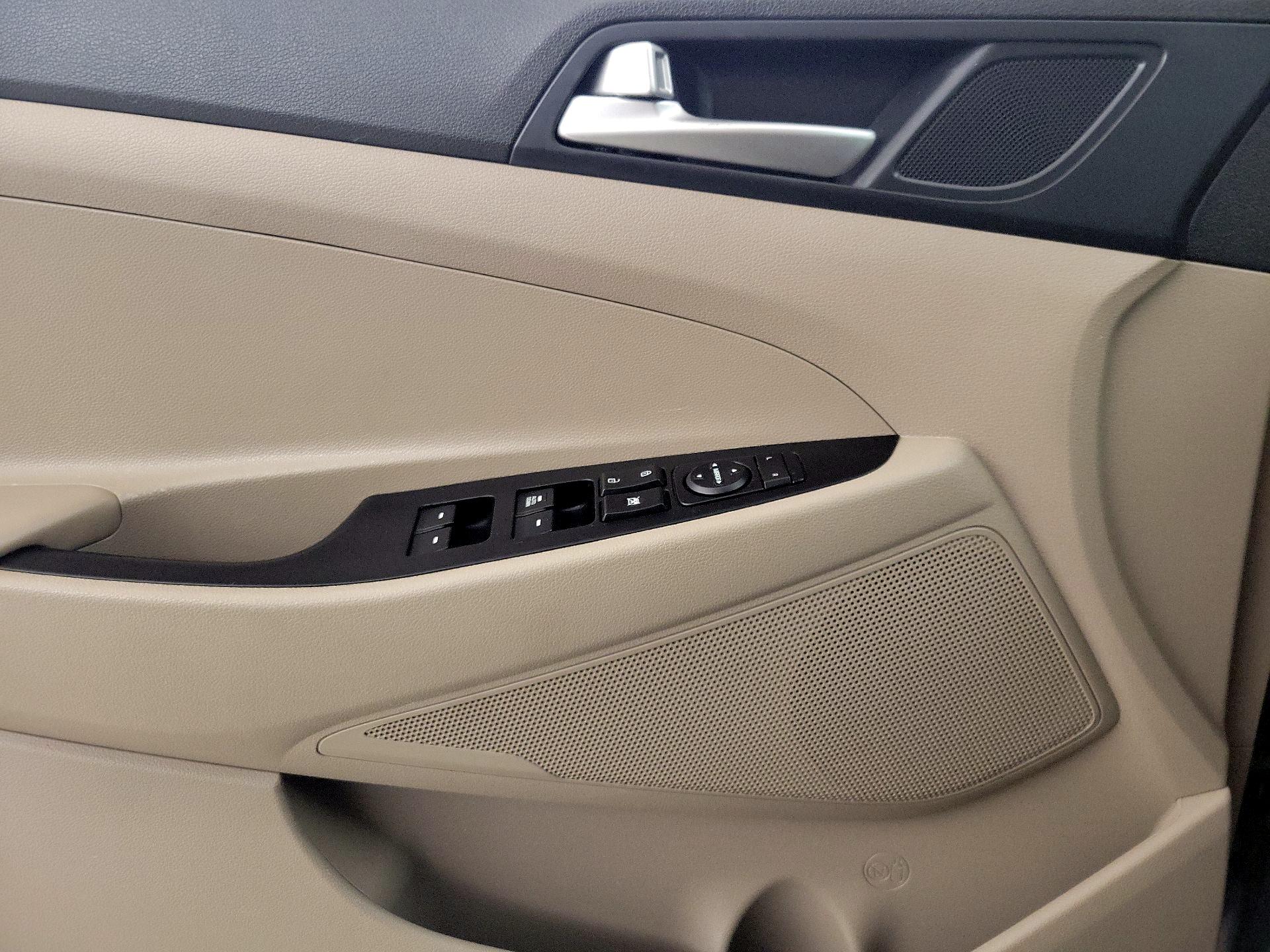 Thumbnail: 2020 Hyundai Tucson - 12