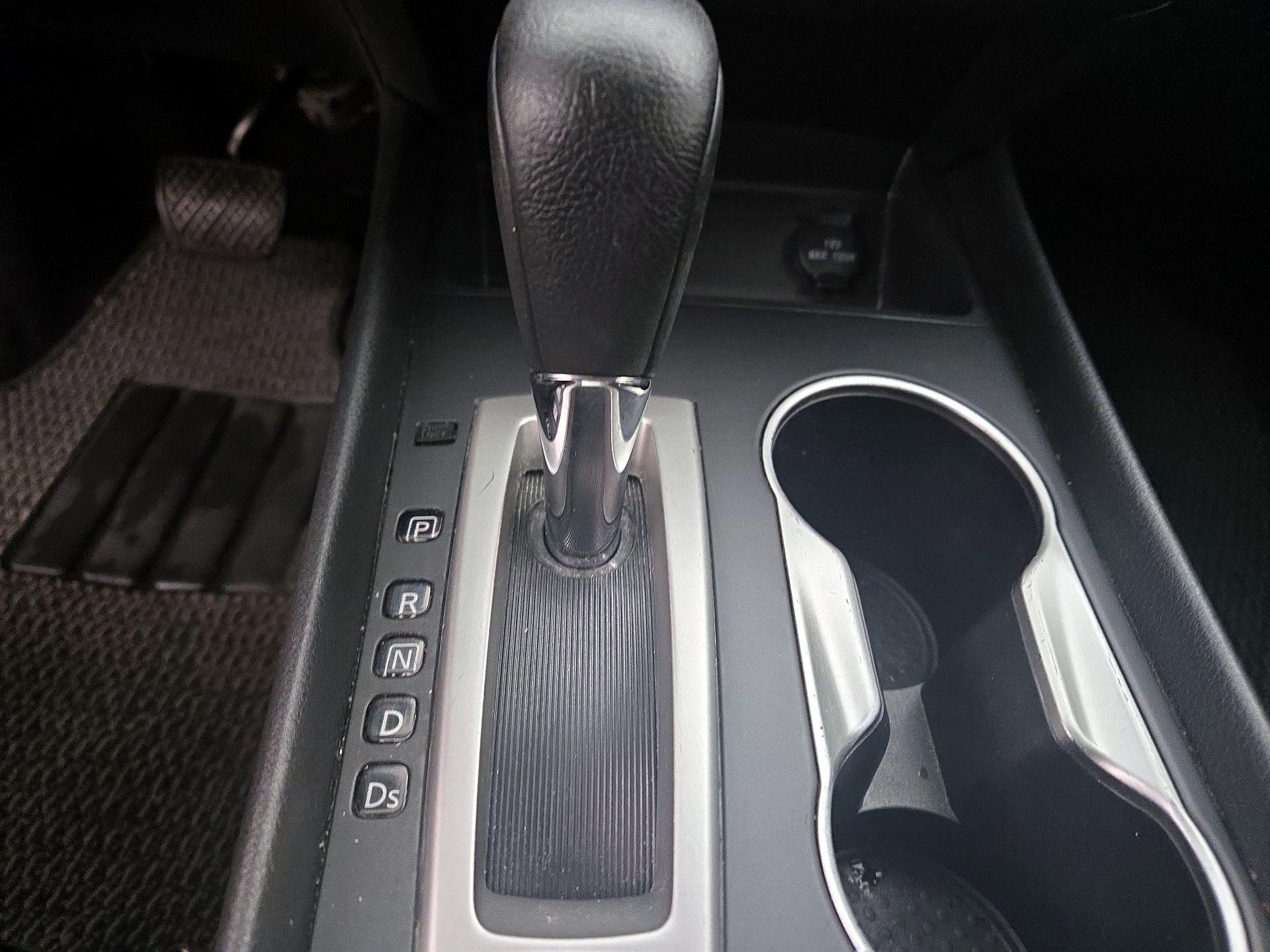 Thumbnail: 2016 Nissan Altima - 17