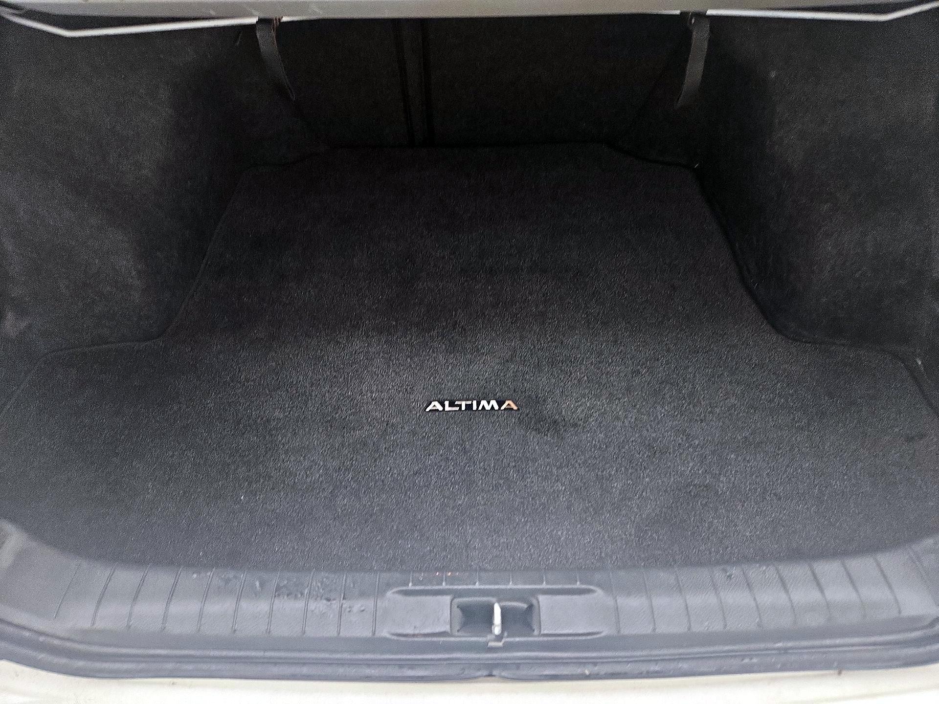 Thumbnail: 2016 Nissan Altima - 19