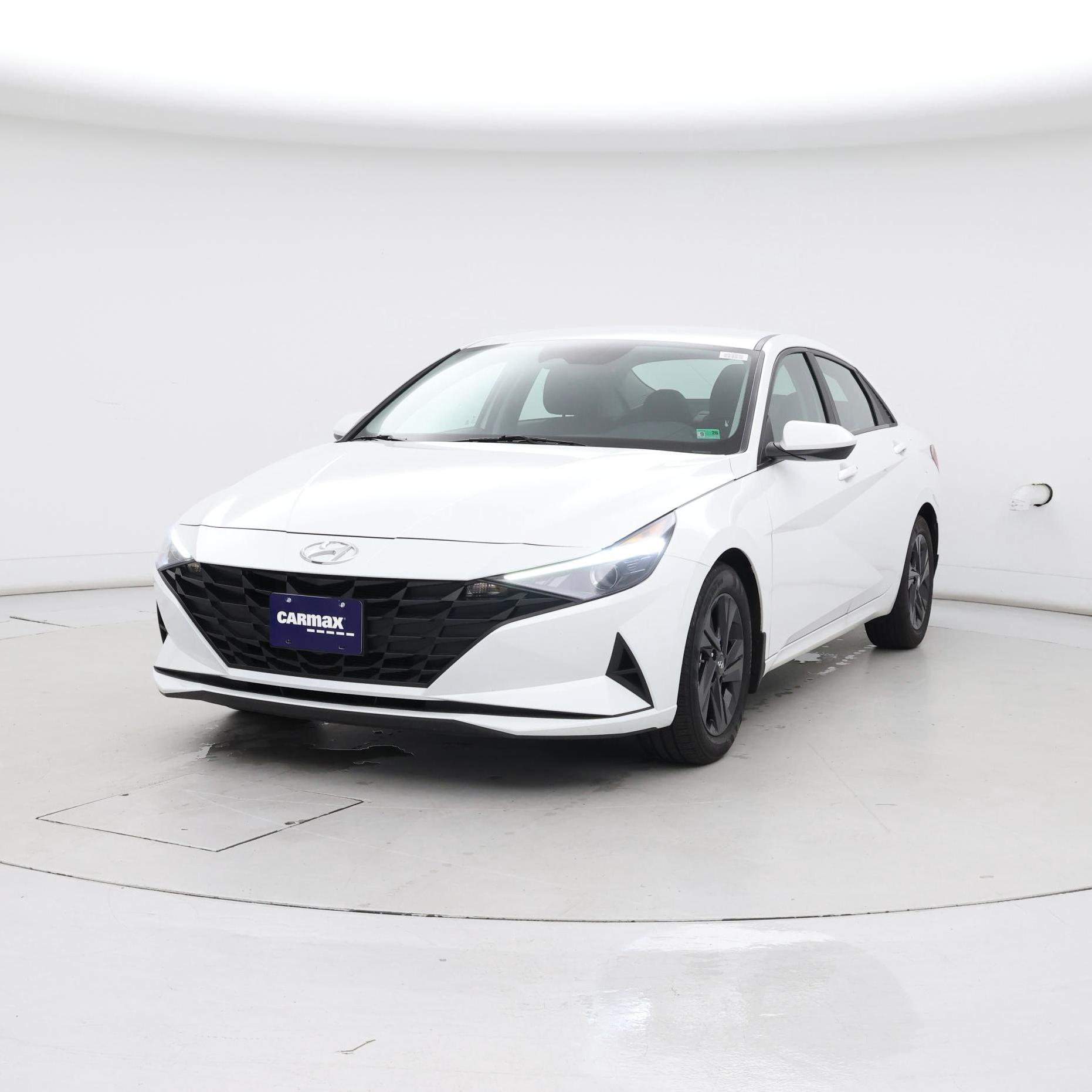 Thumbnail: 2022 Hyundai Elantra - 4