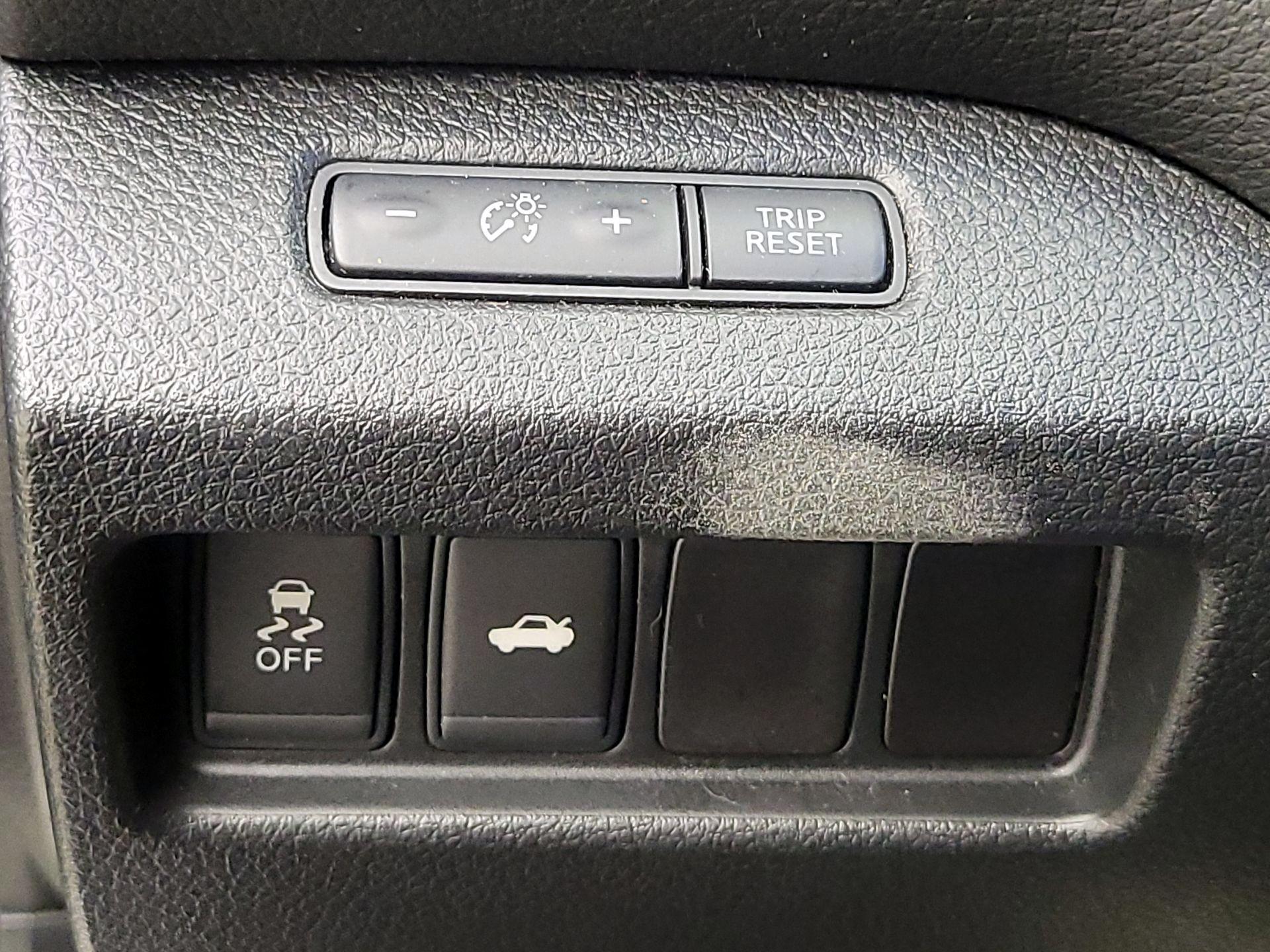 Thumbnail: 2015 Nissan Altima - 13