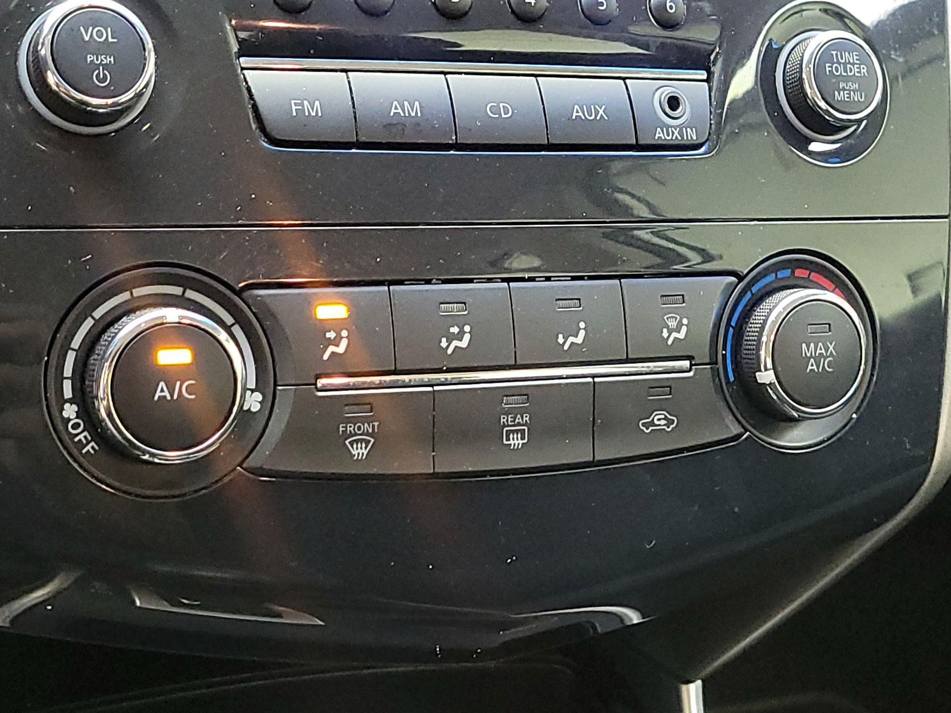 Thumbnail: 2015 Nissan Altima - 15
