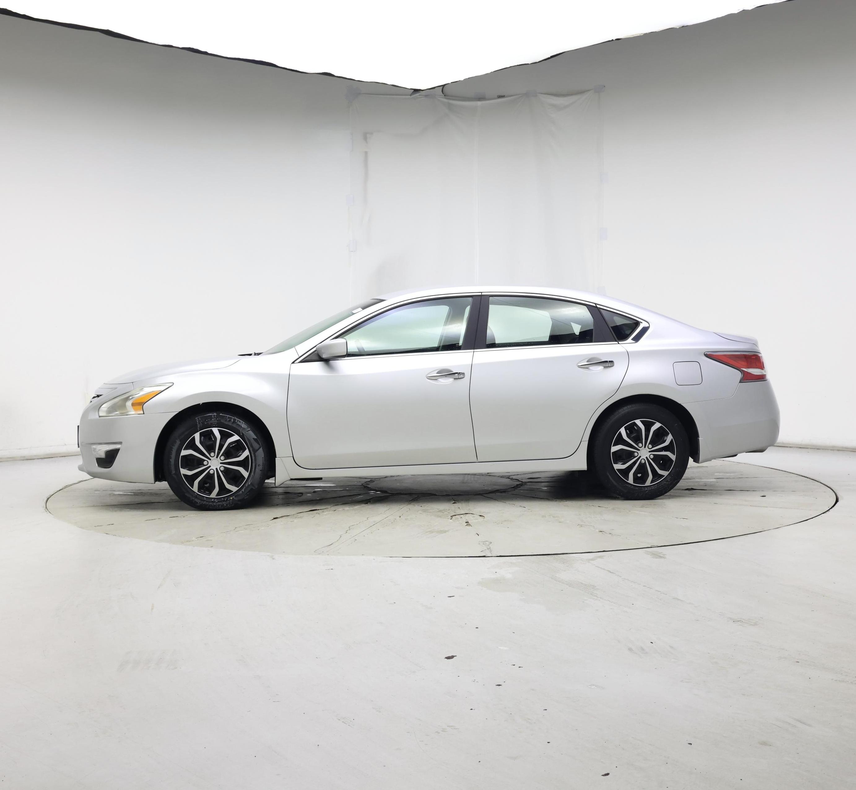 Thumbnail: 2015 Nissan Altima - 3