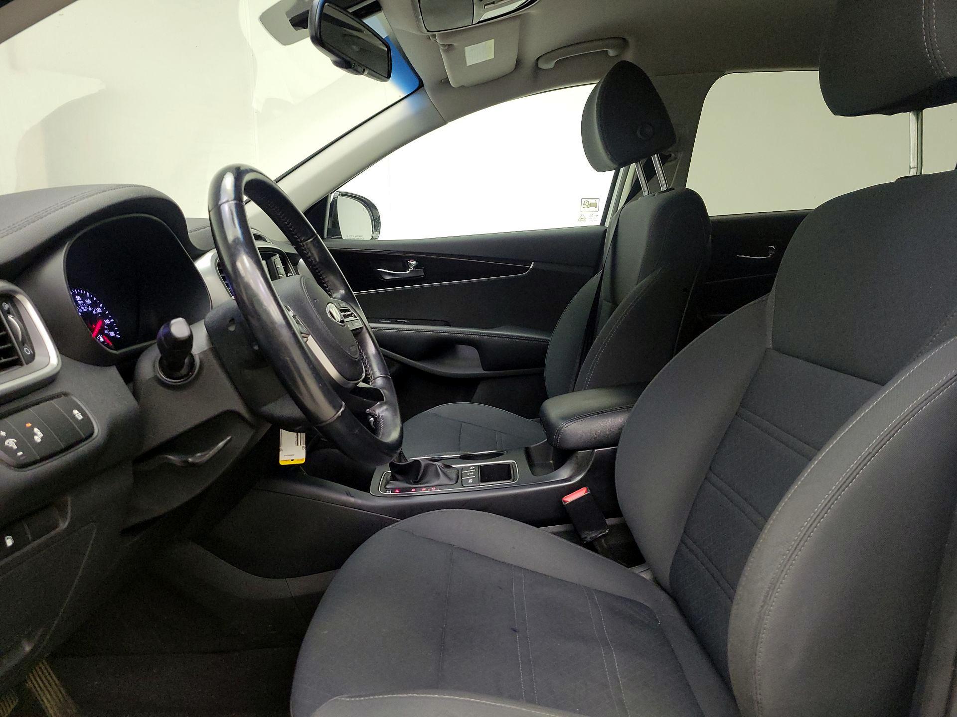 Thumbnail: 2019 Kia Sorento - 11