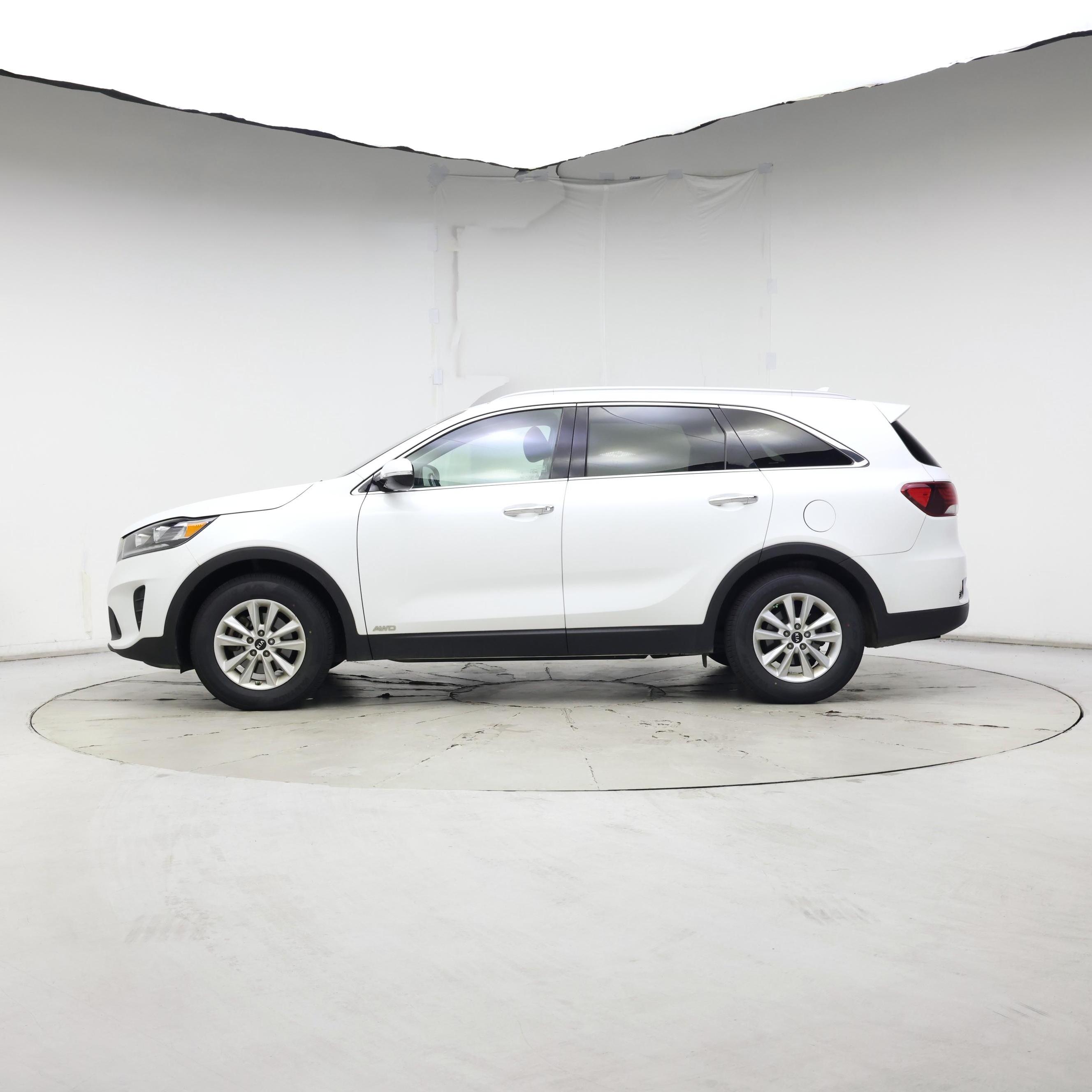 Thumbnail: 2019 Kia Sorento - 3