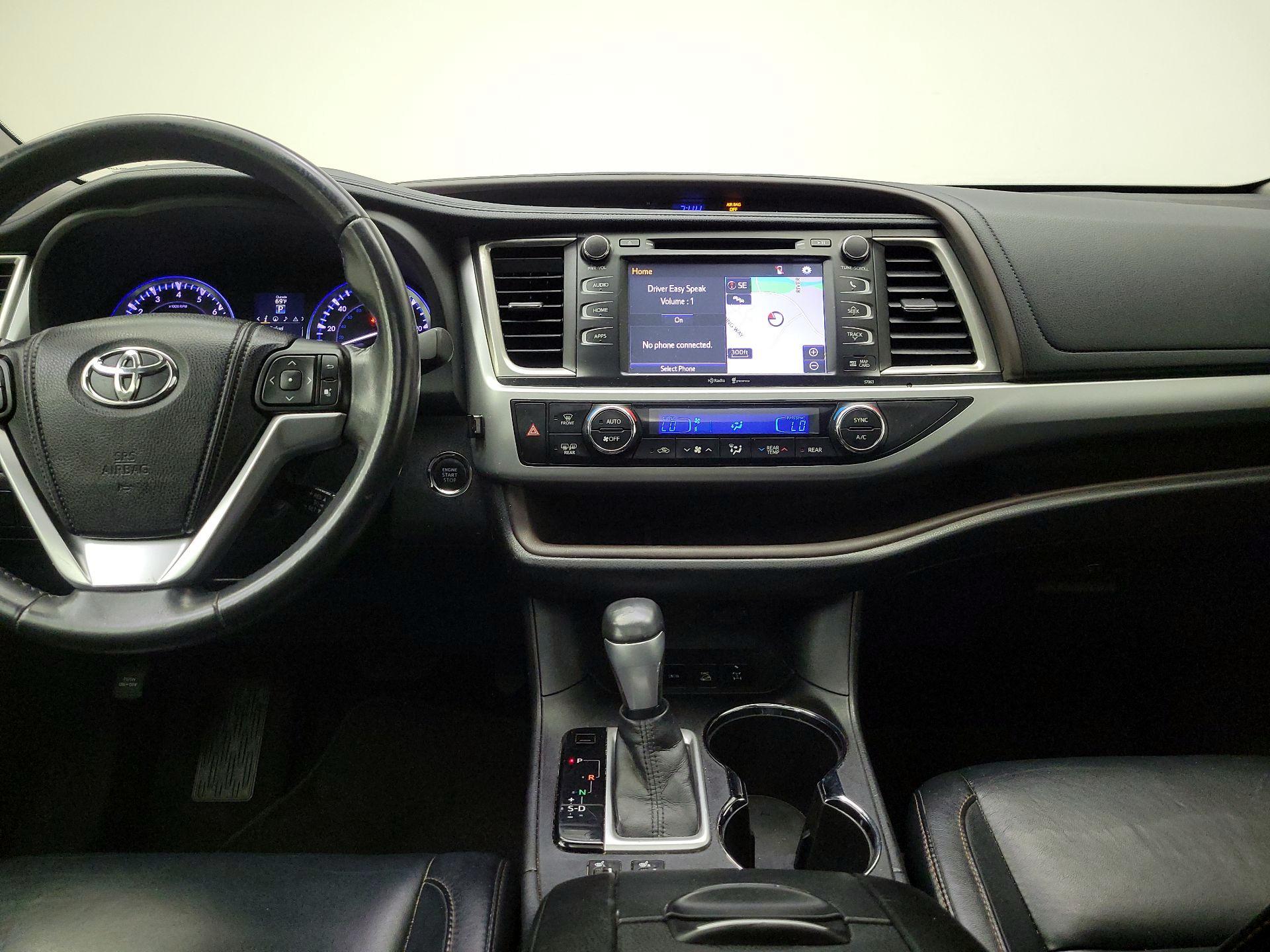 Thumbnail: 2014 Toyota Highlander - 9