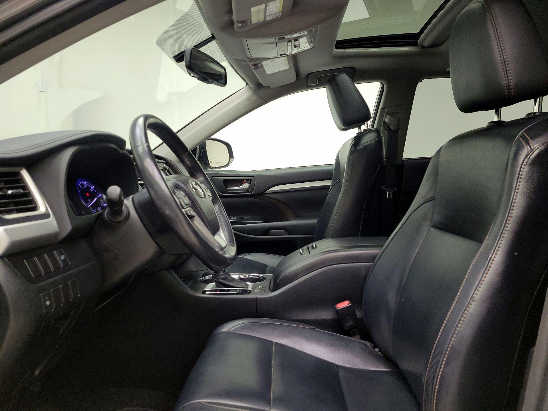 Thumbnail: 2014 Toyota Highlander - 11