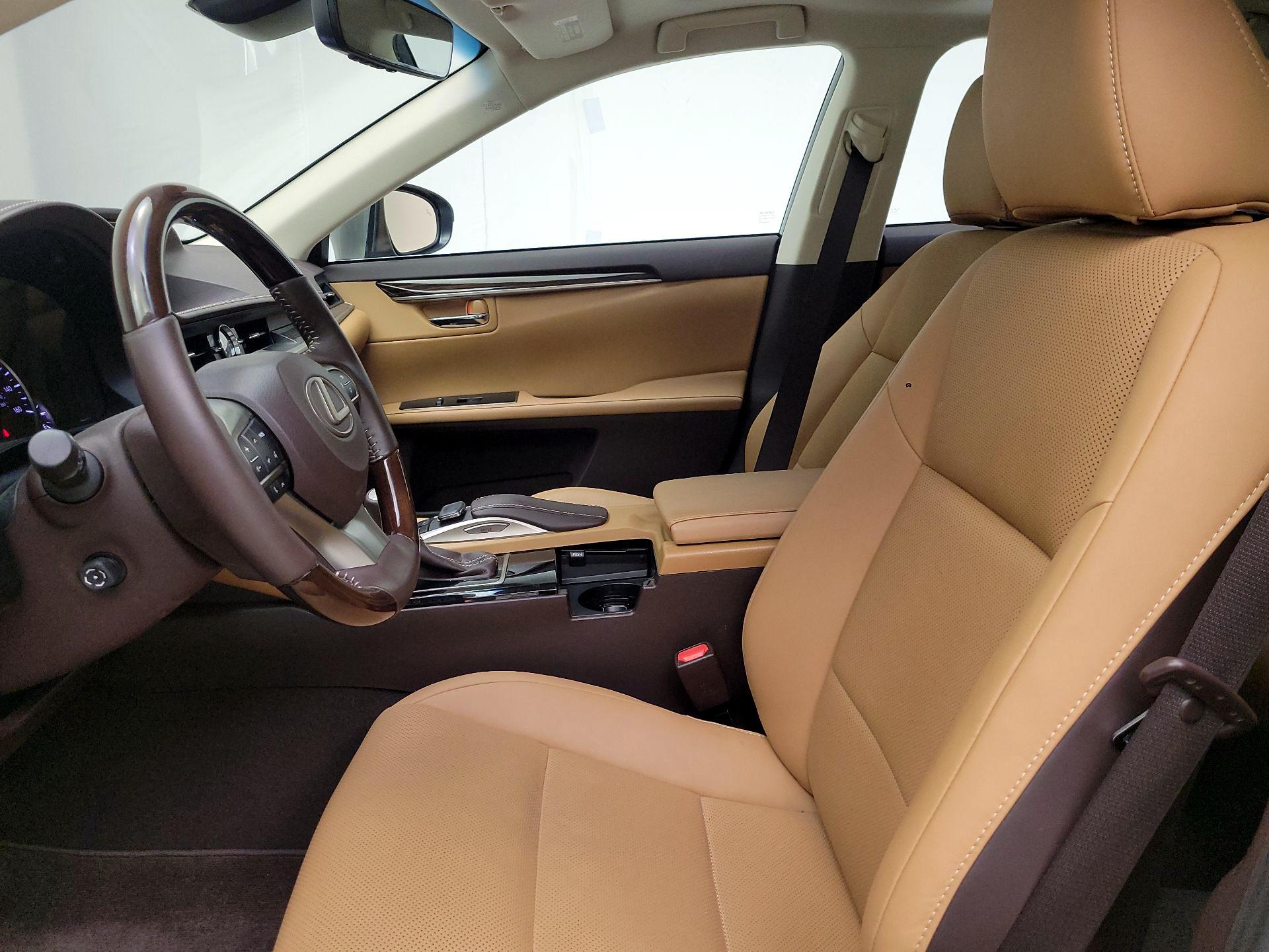 Thumbnail: 2017 Lexus ES - 11
