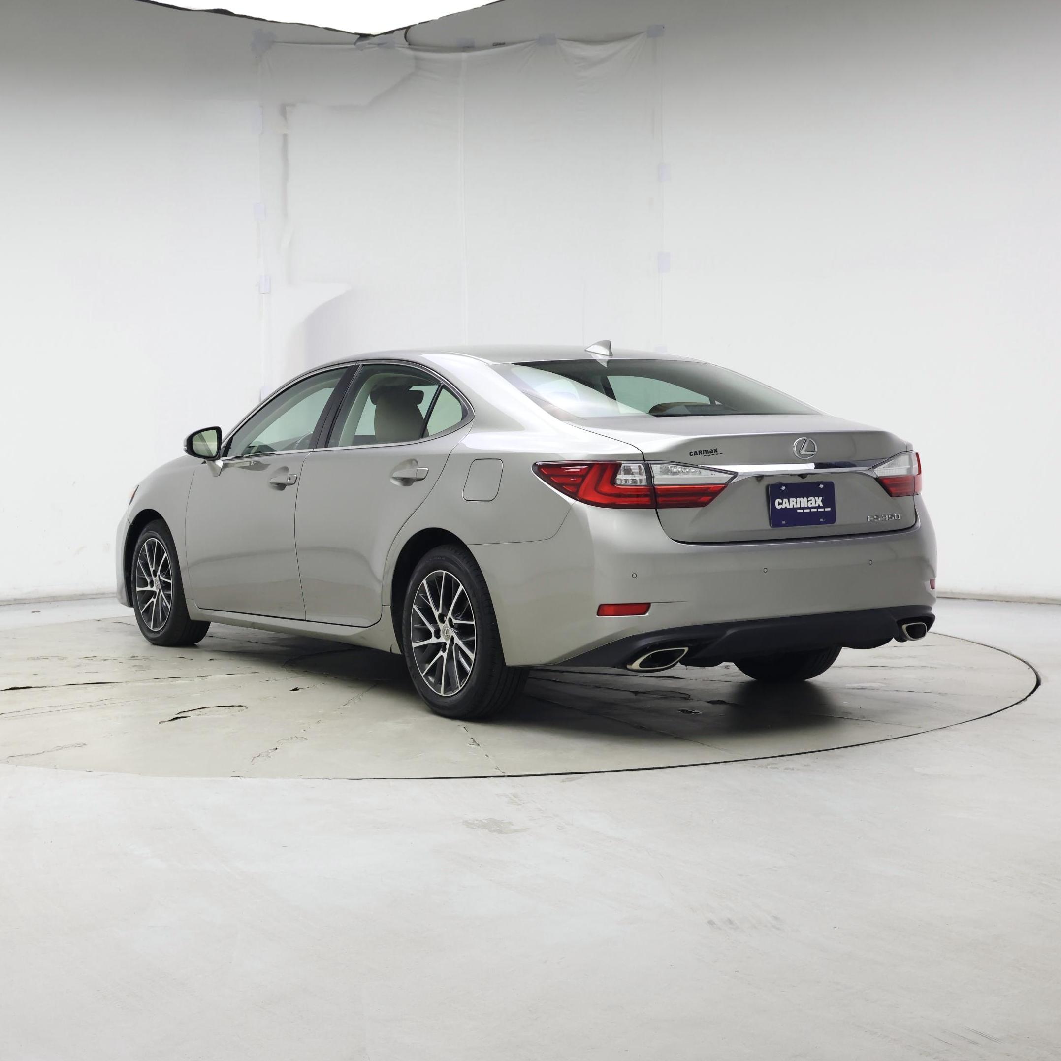 Thumbnail: 2017 Lexus ES - 2