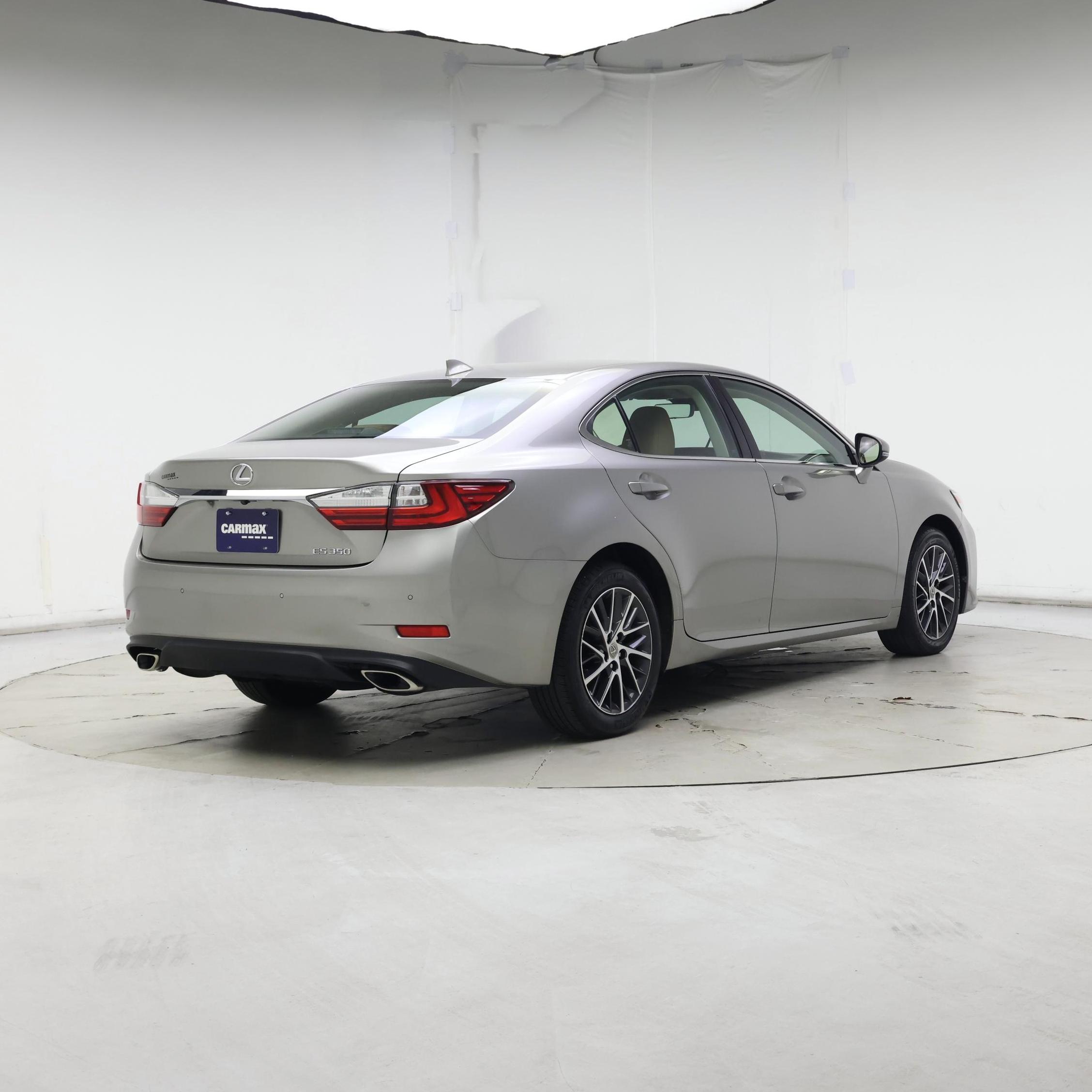 Thumbnail: 2017 Lexus ES - 8