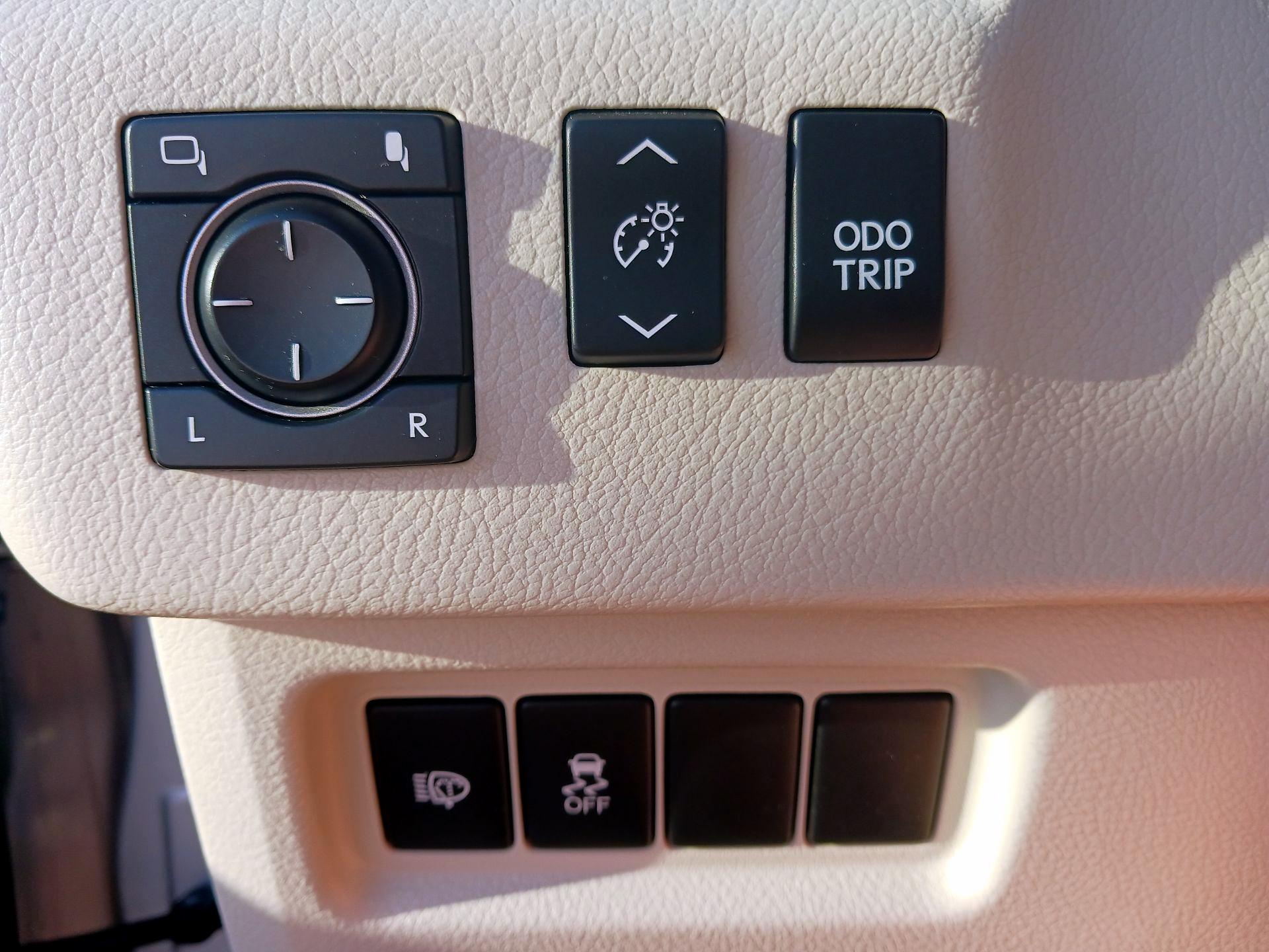 Thumbnail: 2016 Lexus GX - 11