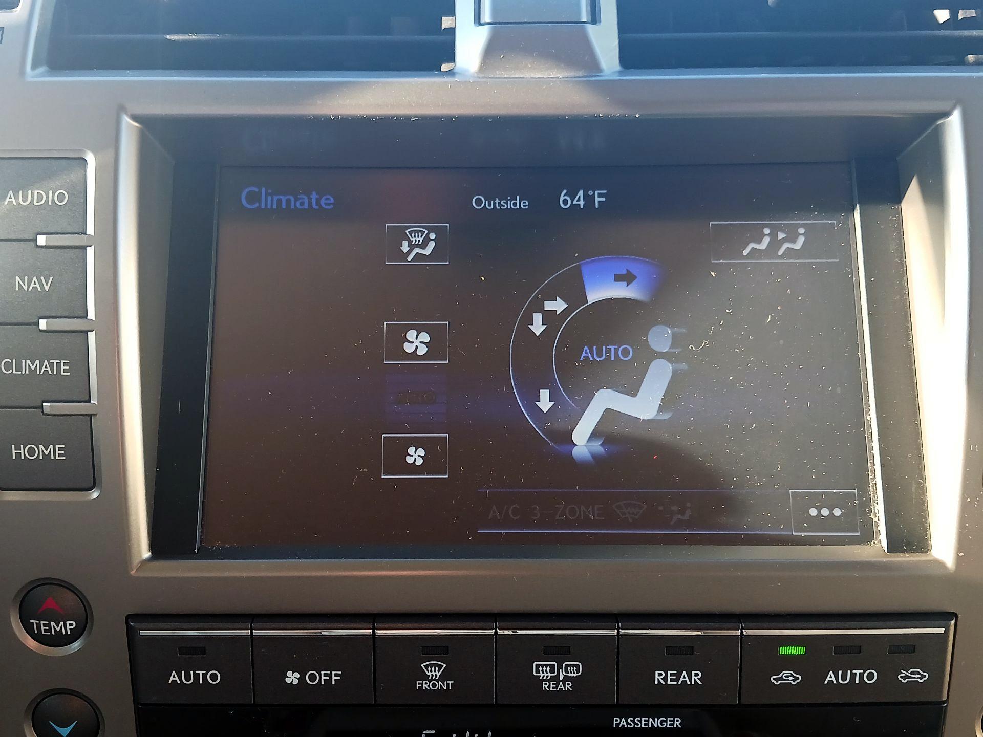 Thumbnail: 2016 Lexus GX - 15