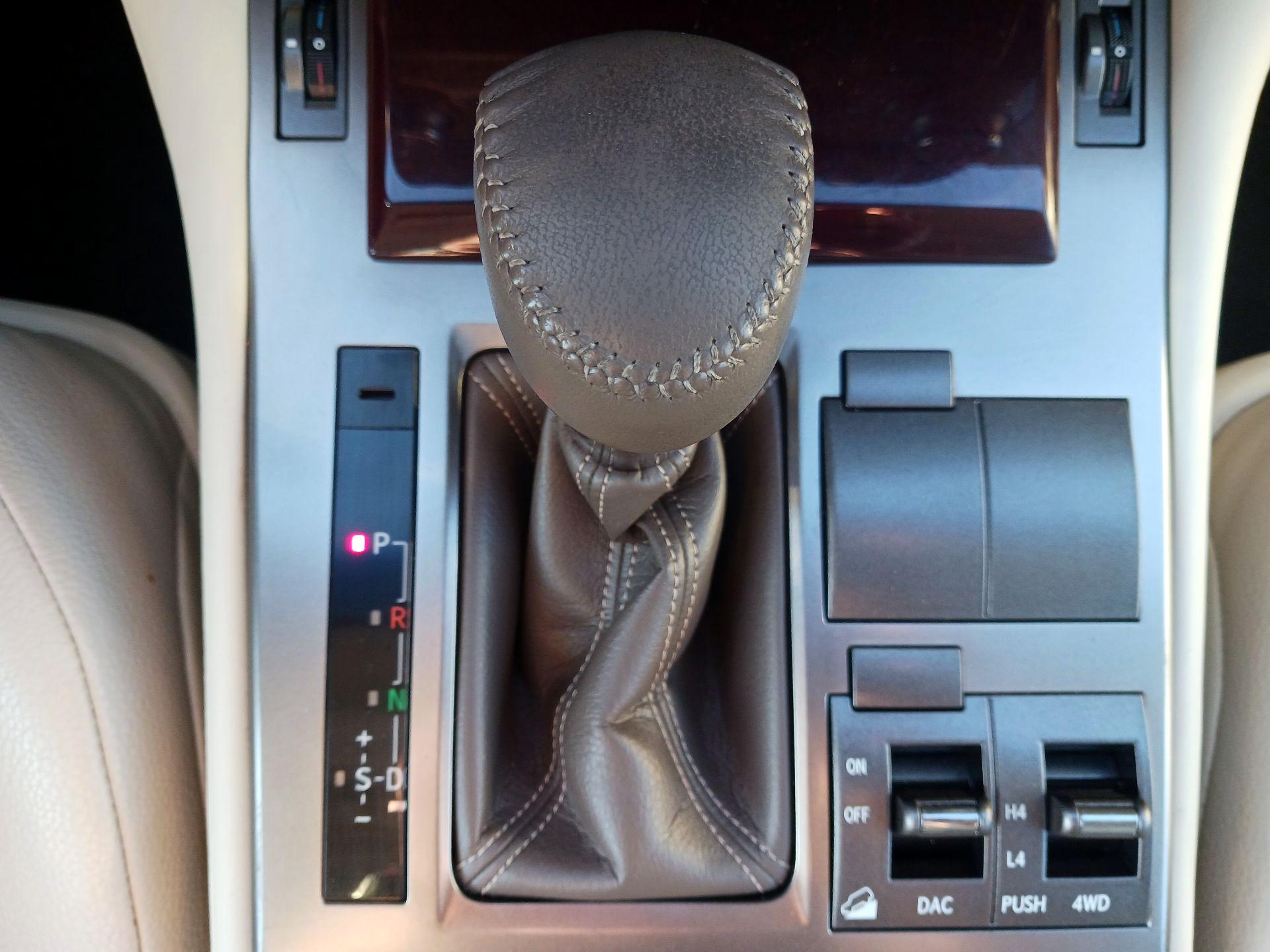 Thumbnail: 2016 Lexus GX - 16
