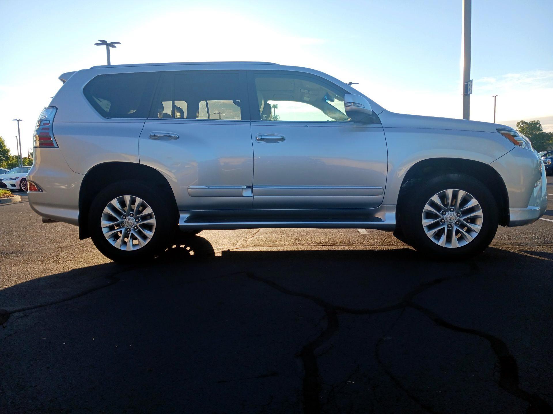 Thumbnail: 2016 Lexus GX - 4
