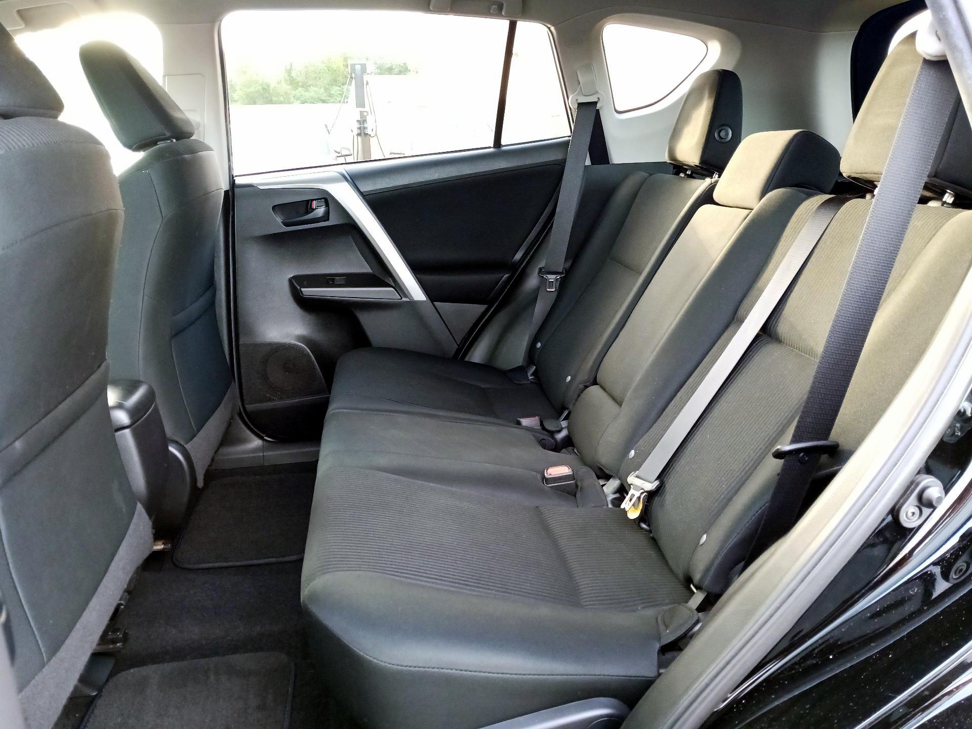 Thumbnail: 2018 Toyota RAV4 - 17