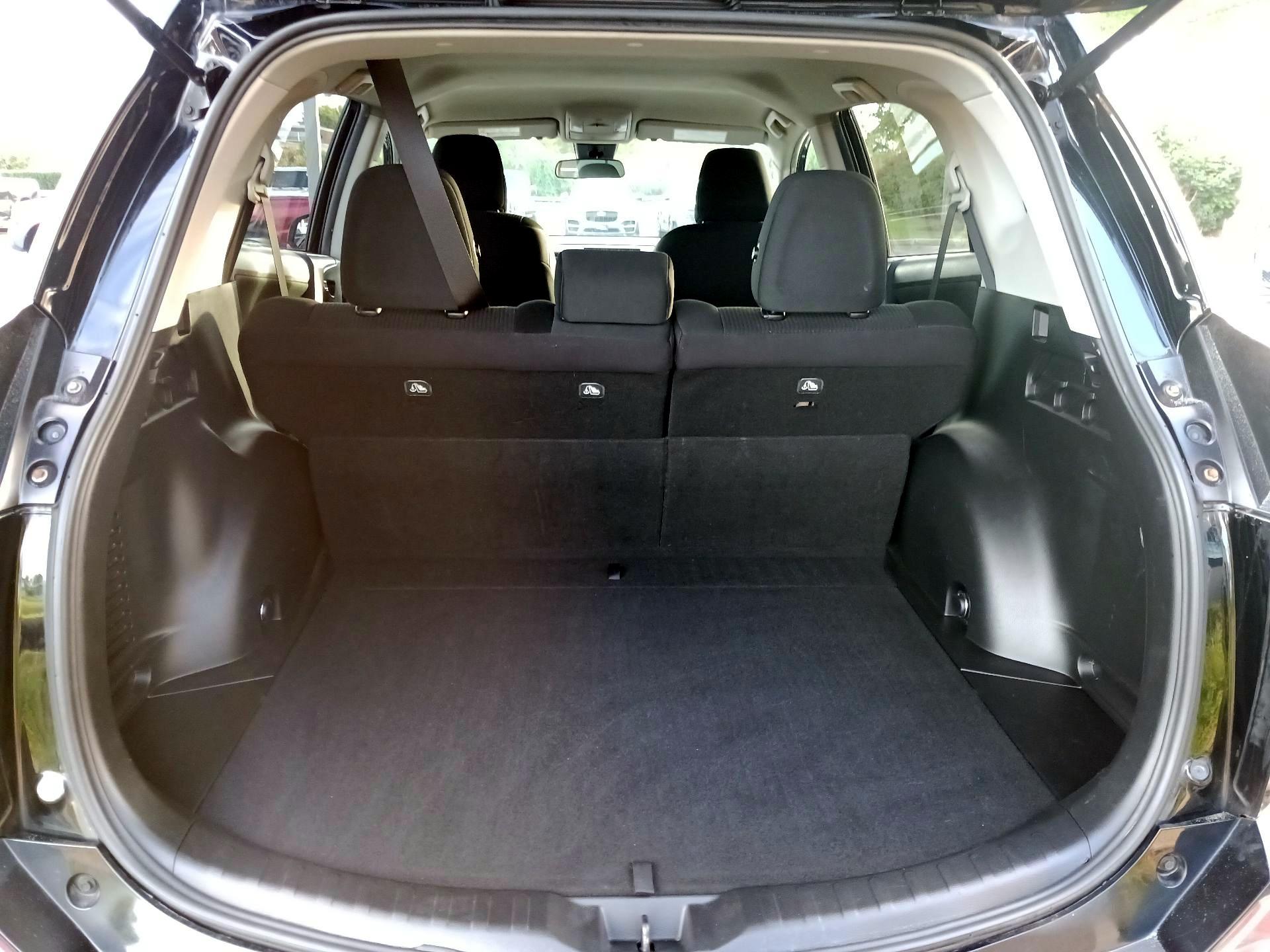 Thumbnail: 2018 Toyota RAV4 - 18