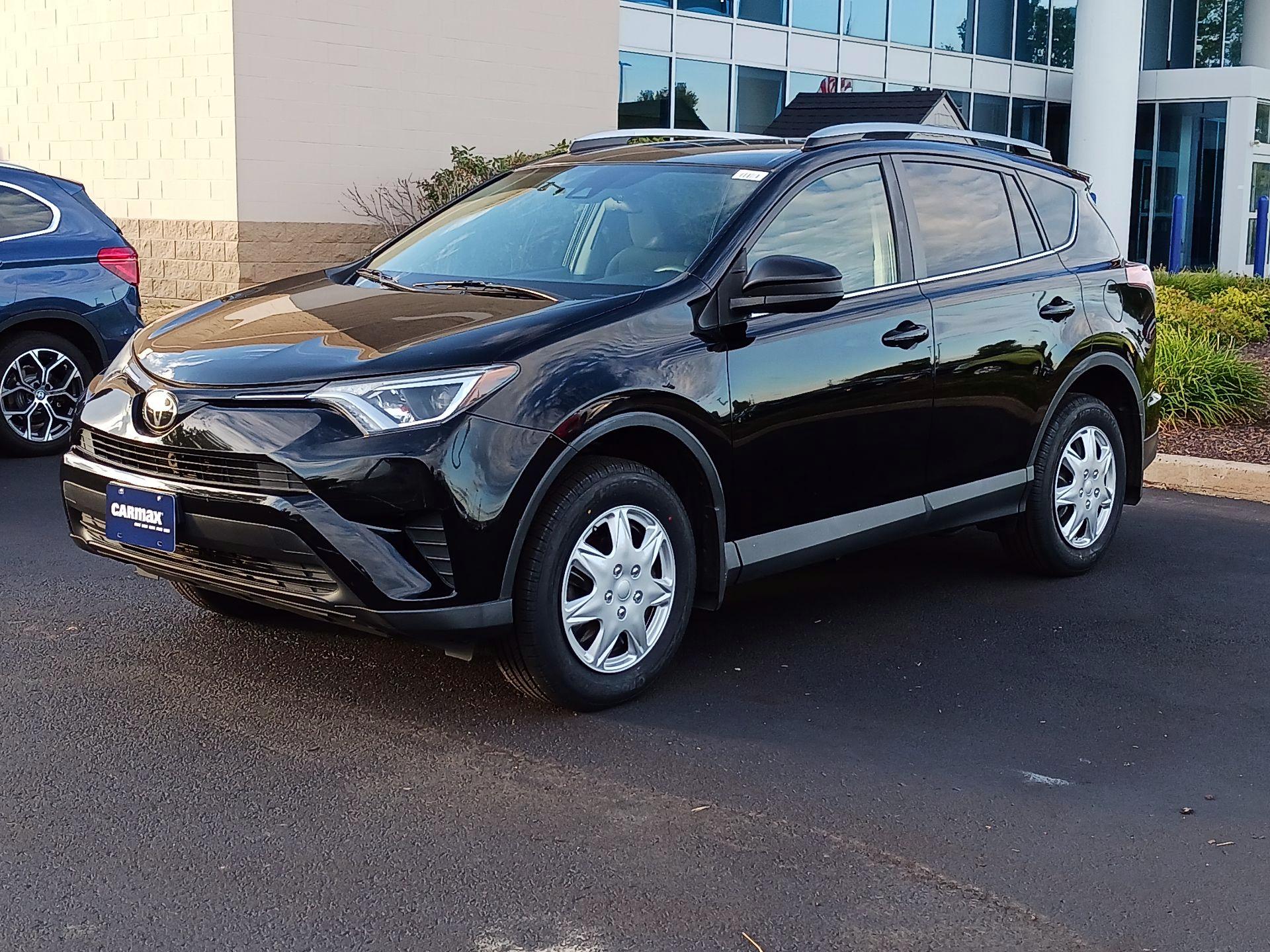 Thumbnail: 2018 Toyota RAV4 - 3