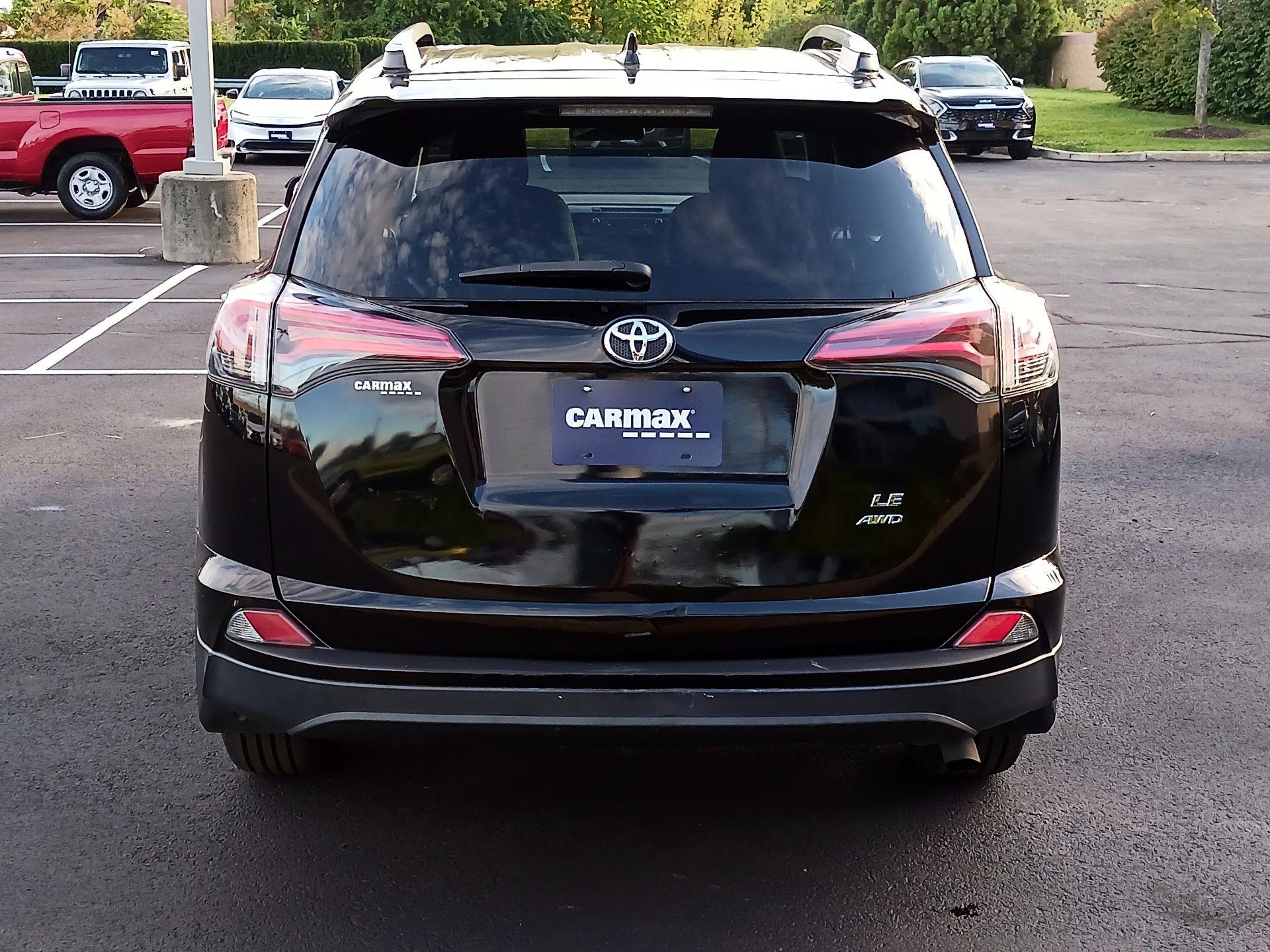Thumbnail: 2018 Toyota RAV4 - 6