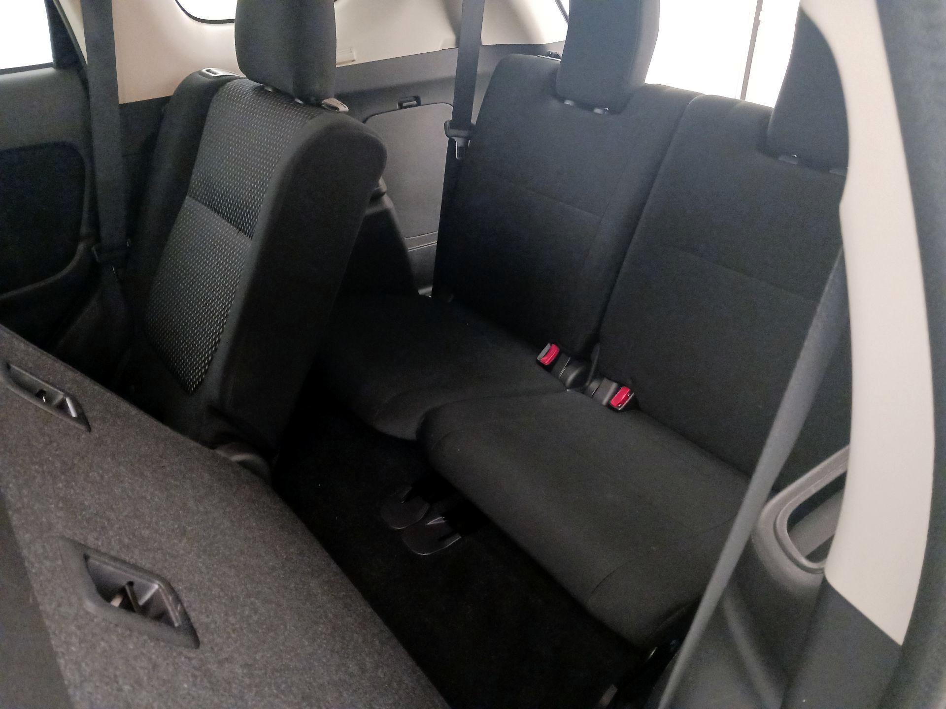 Thumbnail: 2016 Mitsubishi Outlander - 19