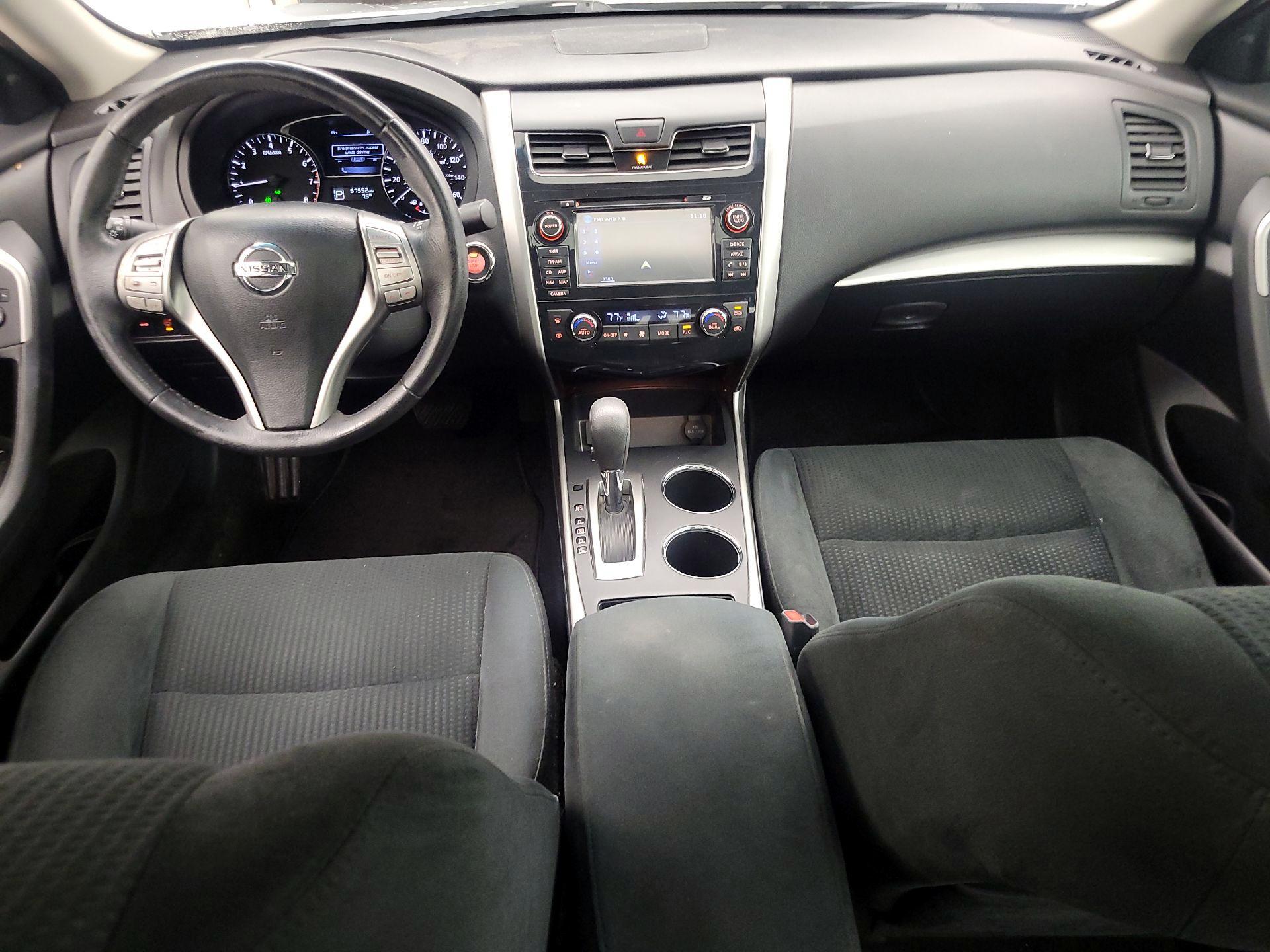 Thumbnail: 2015 Nissan Altima - 9
