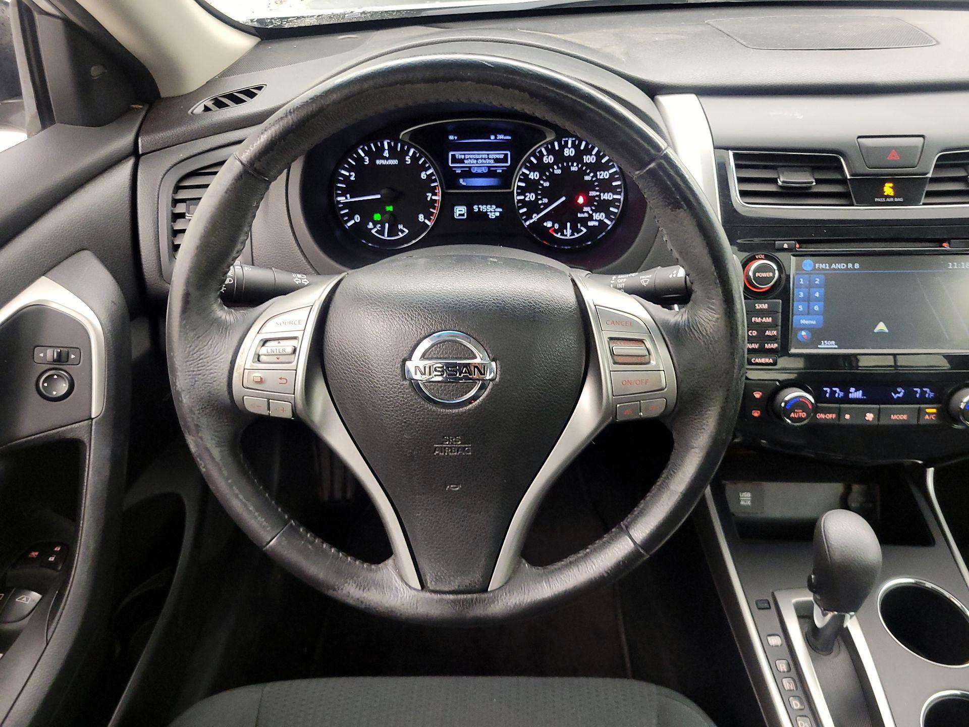 Thumbnail: 2015 Nissan Altima - 10
