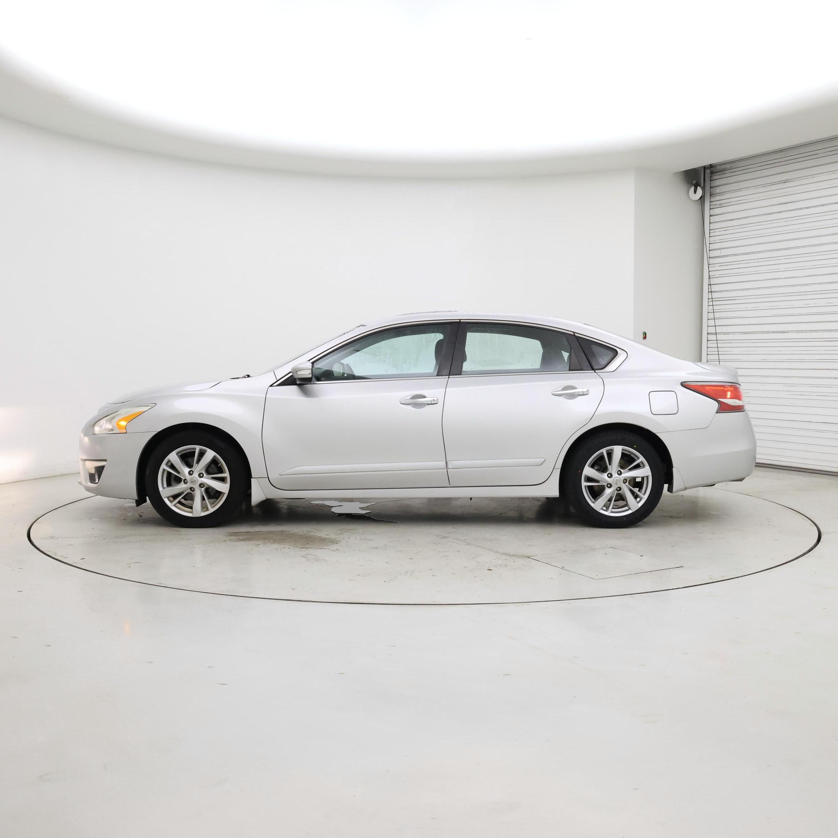 Thumbnail: 2015 Nissan Altima - 3