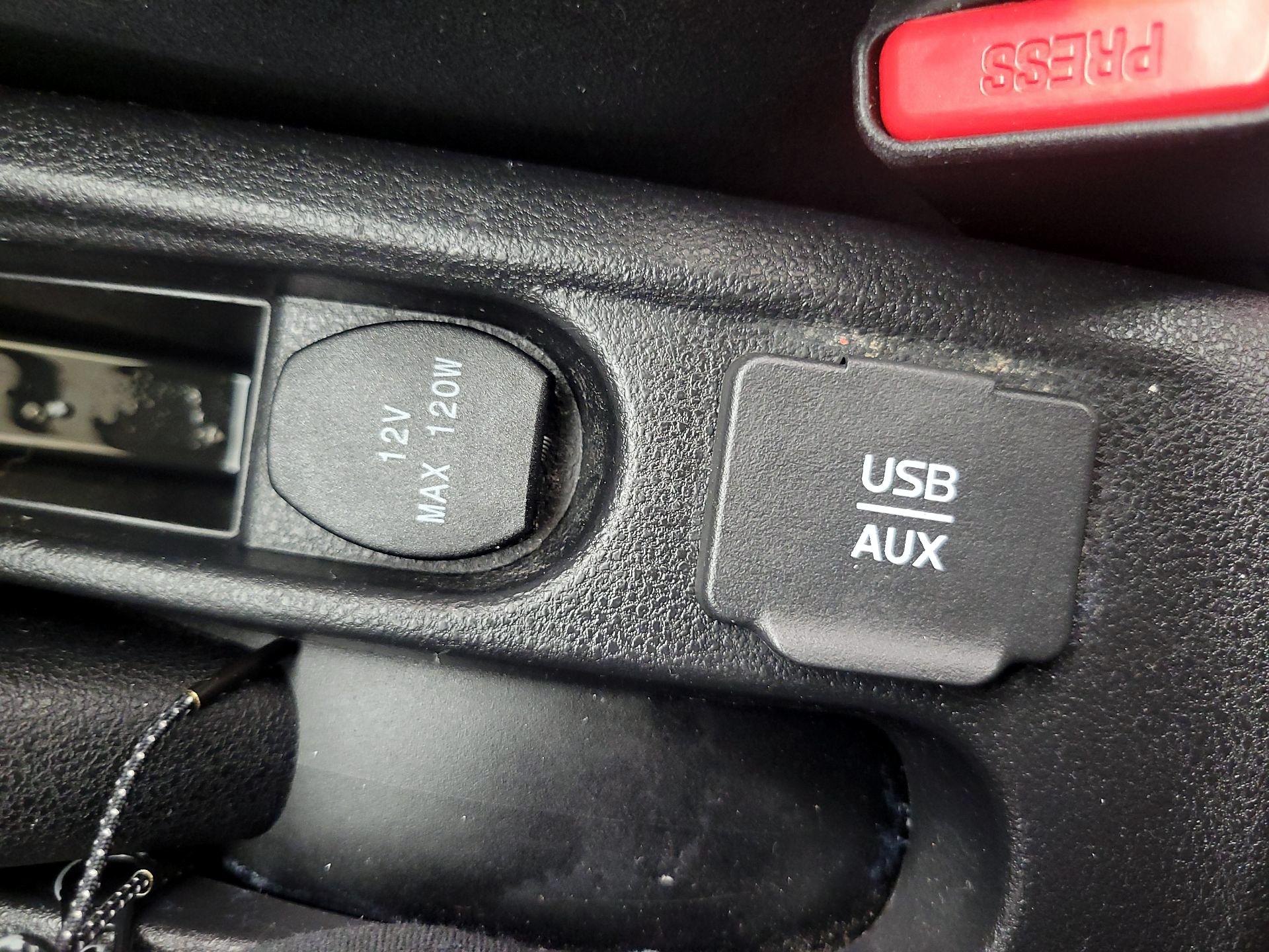 Thumbnail: 2015 Nissan Versa Note - 18