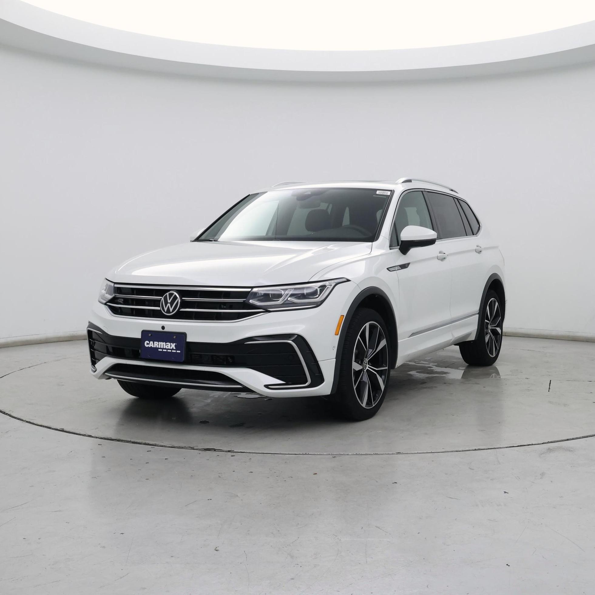 Thumbnail: 2022 Volkswagen Tiguan - 4