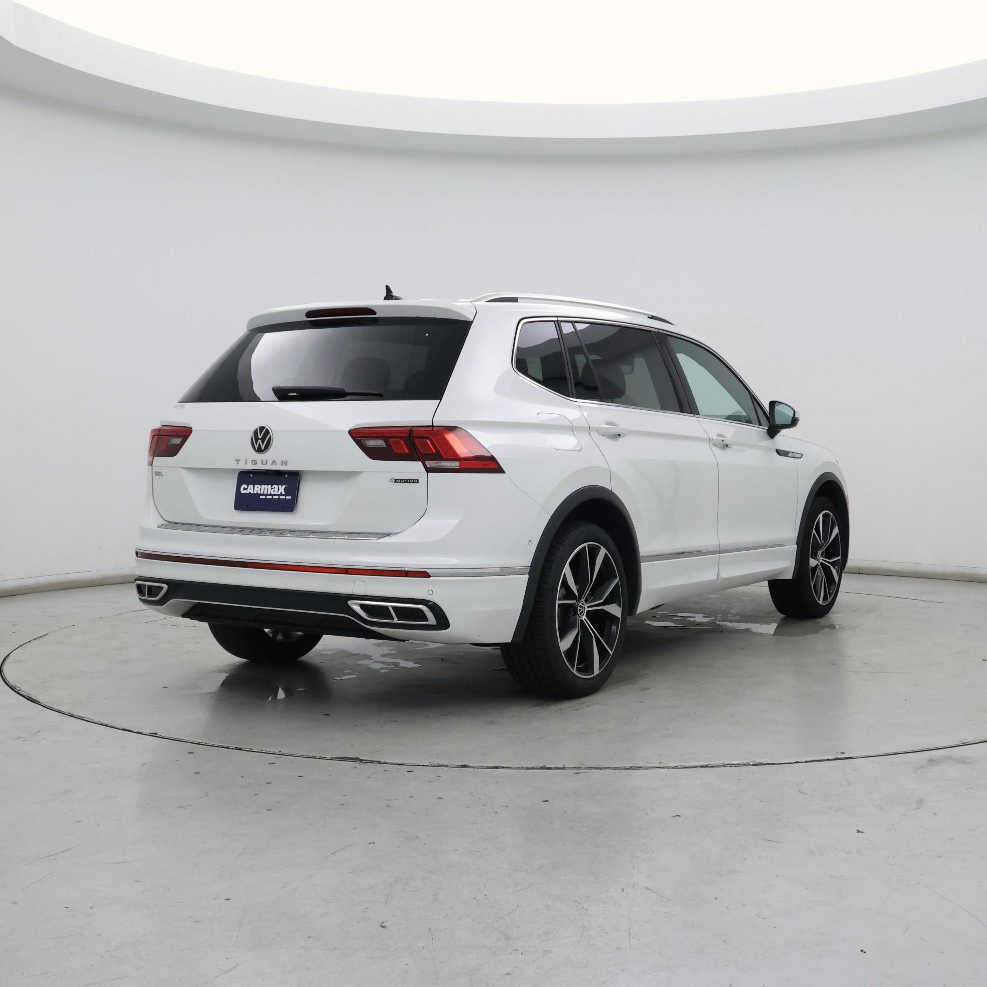 Thumbnail: 2022 Volkswagen Tiguan - 8