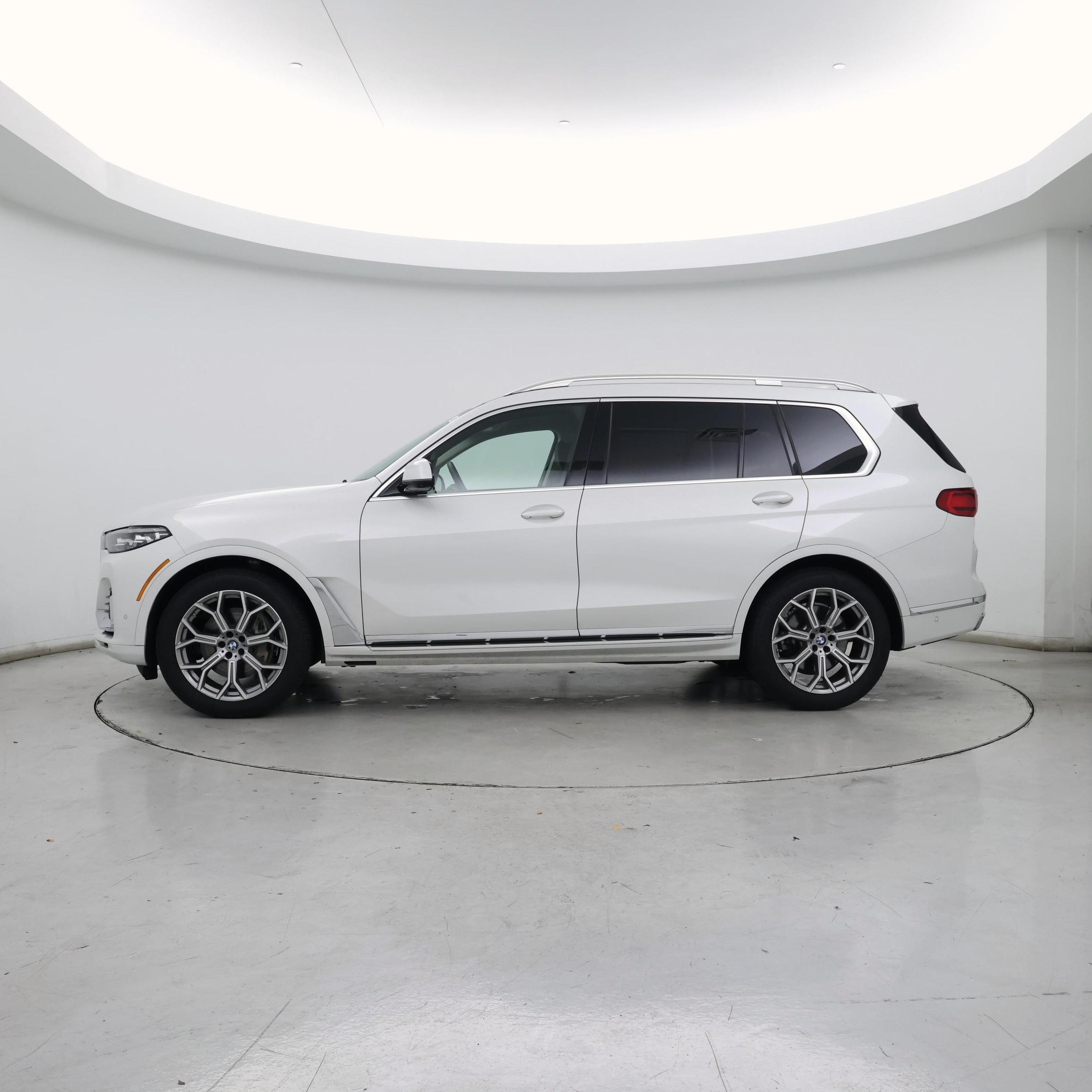 Thumbnail: 2021 BMW X7 - 3