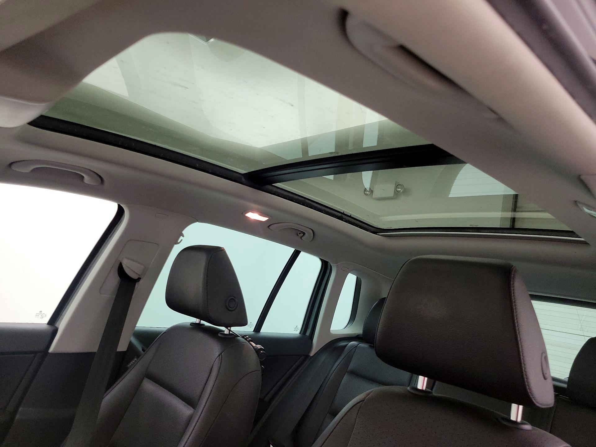Thumbnail: 2016 Volkswagen Tiguan - 19
