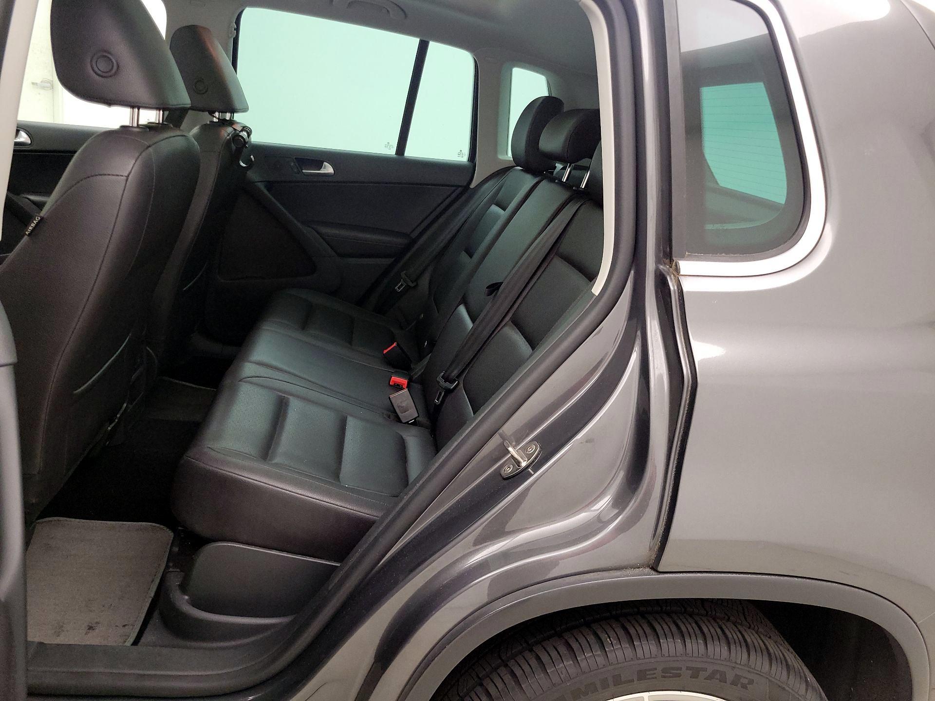Thumbnail: 2016 Volkswagen Tiguan - 20