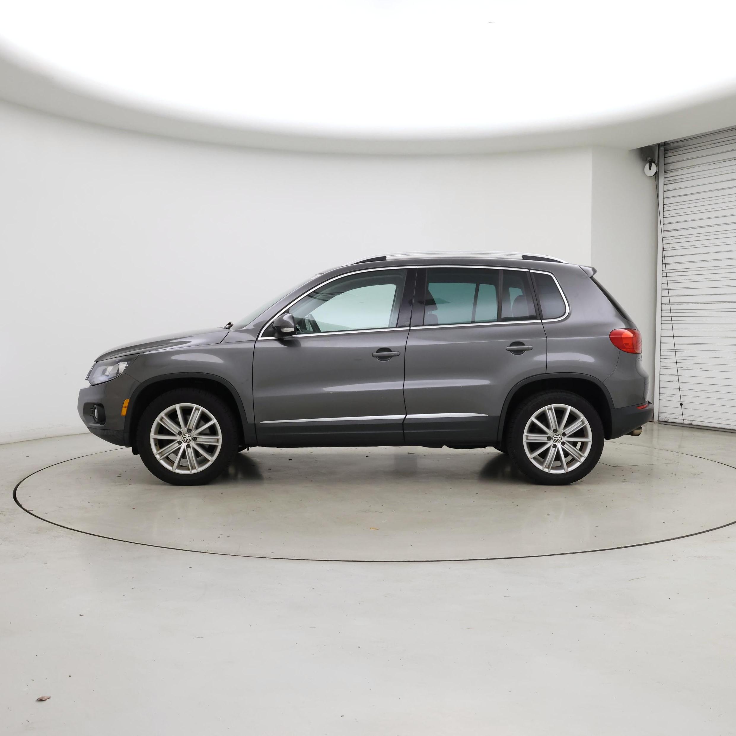 Thumbnail: 2016 Volkswagen Tiguan - 3