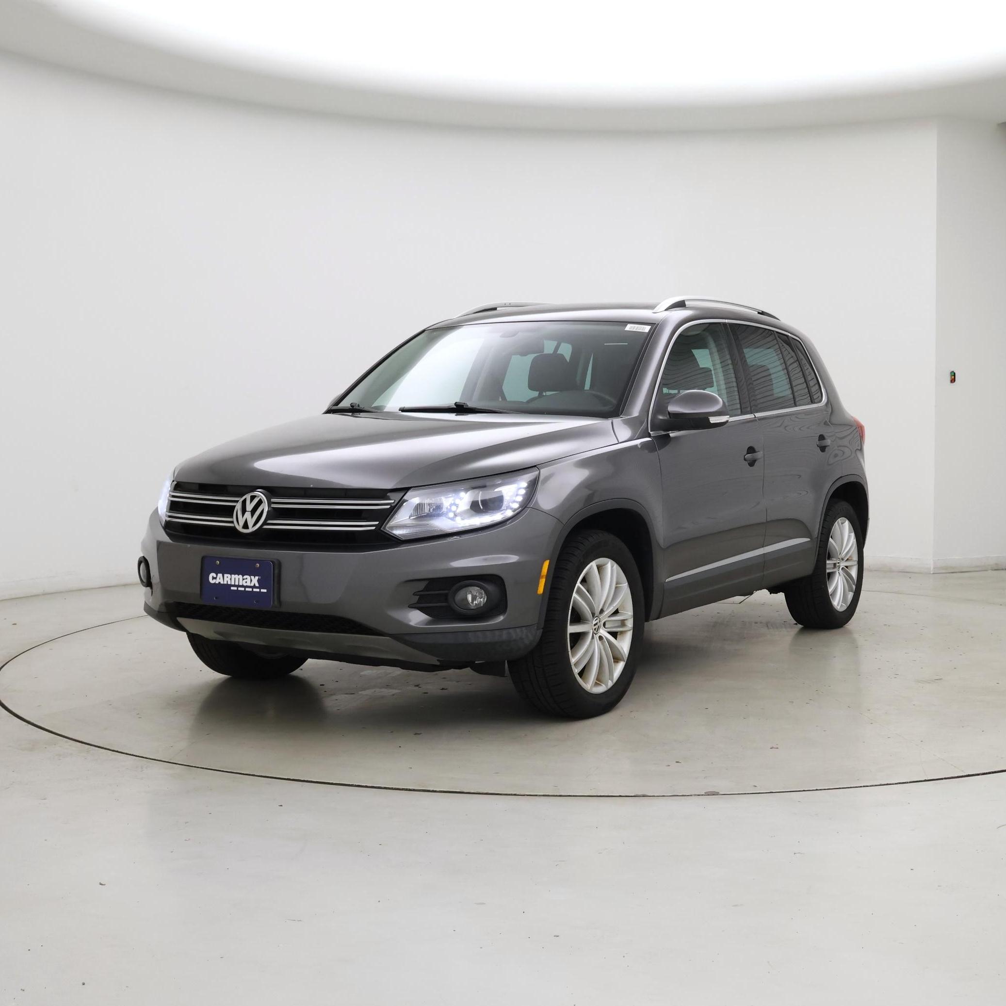 Thumbnail: 2016 Volkswagen Tiguan - 4