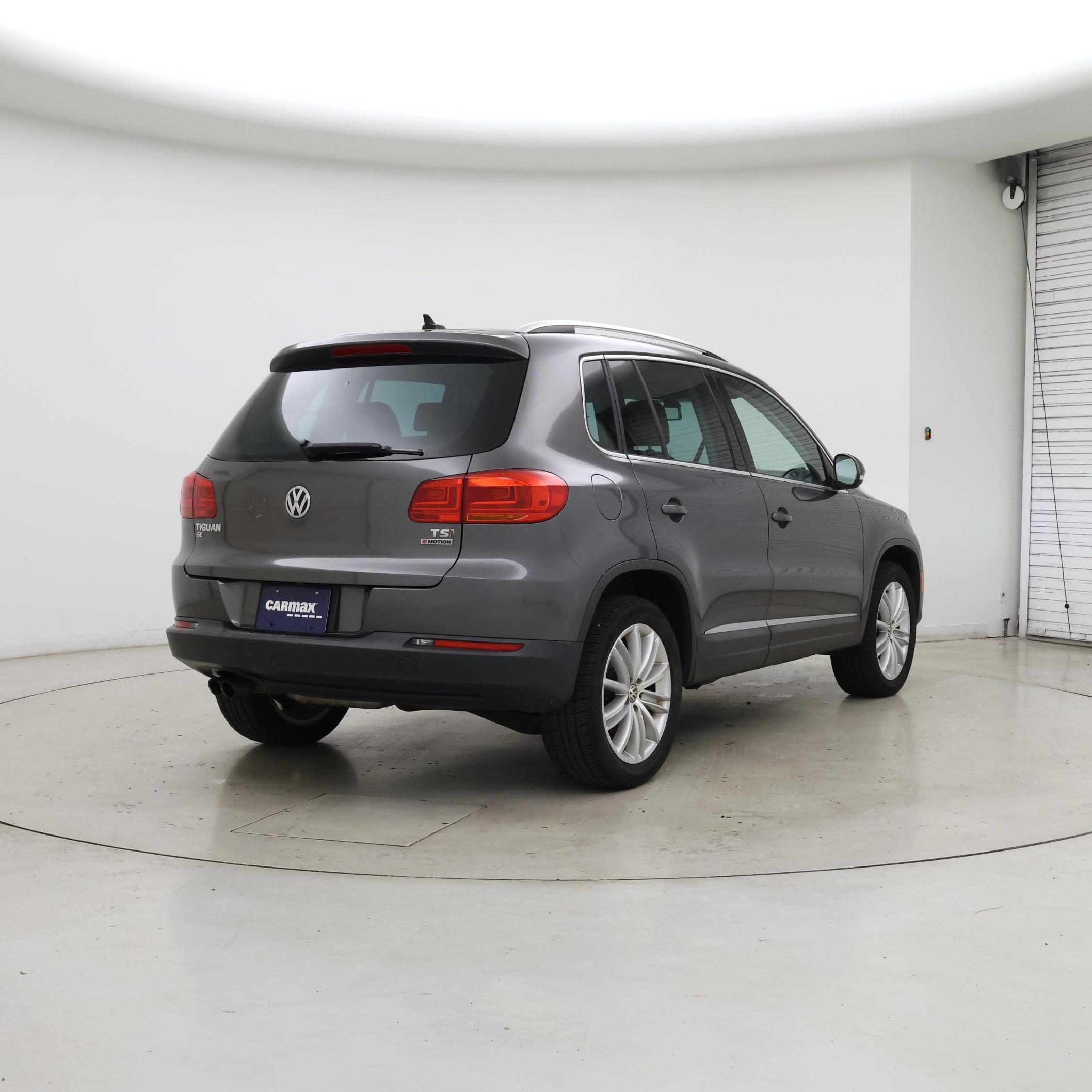 Thumbnail: 2016 Volkswagen Tiguan - 8