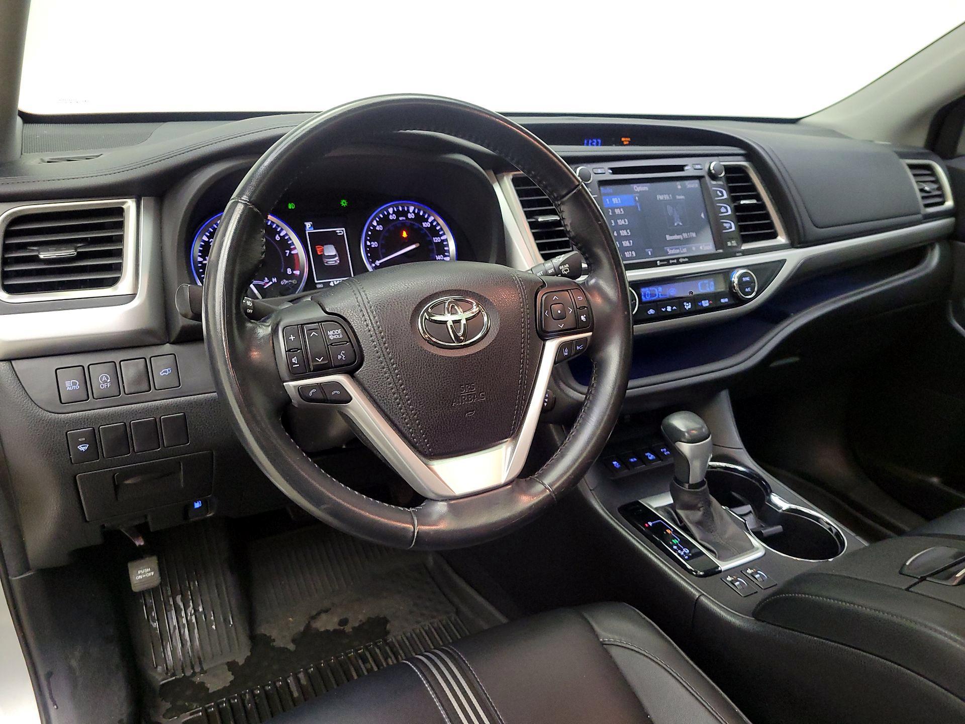 Thumbnail: 2017 Toyota Highlander - 9