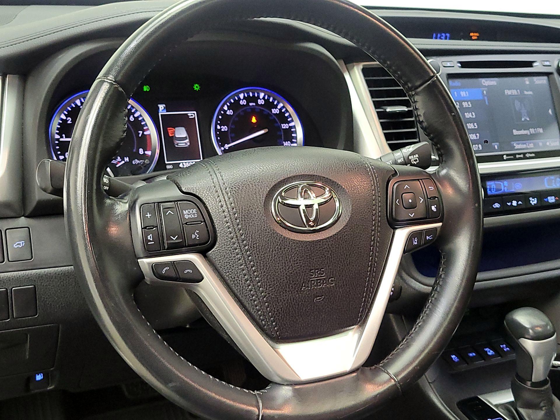 Thumbnail: 2017 Toyota Highlander - 10