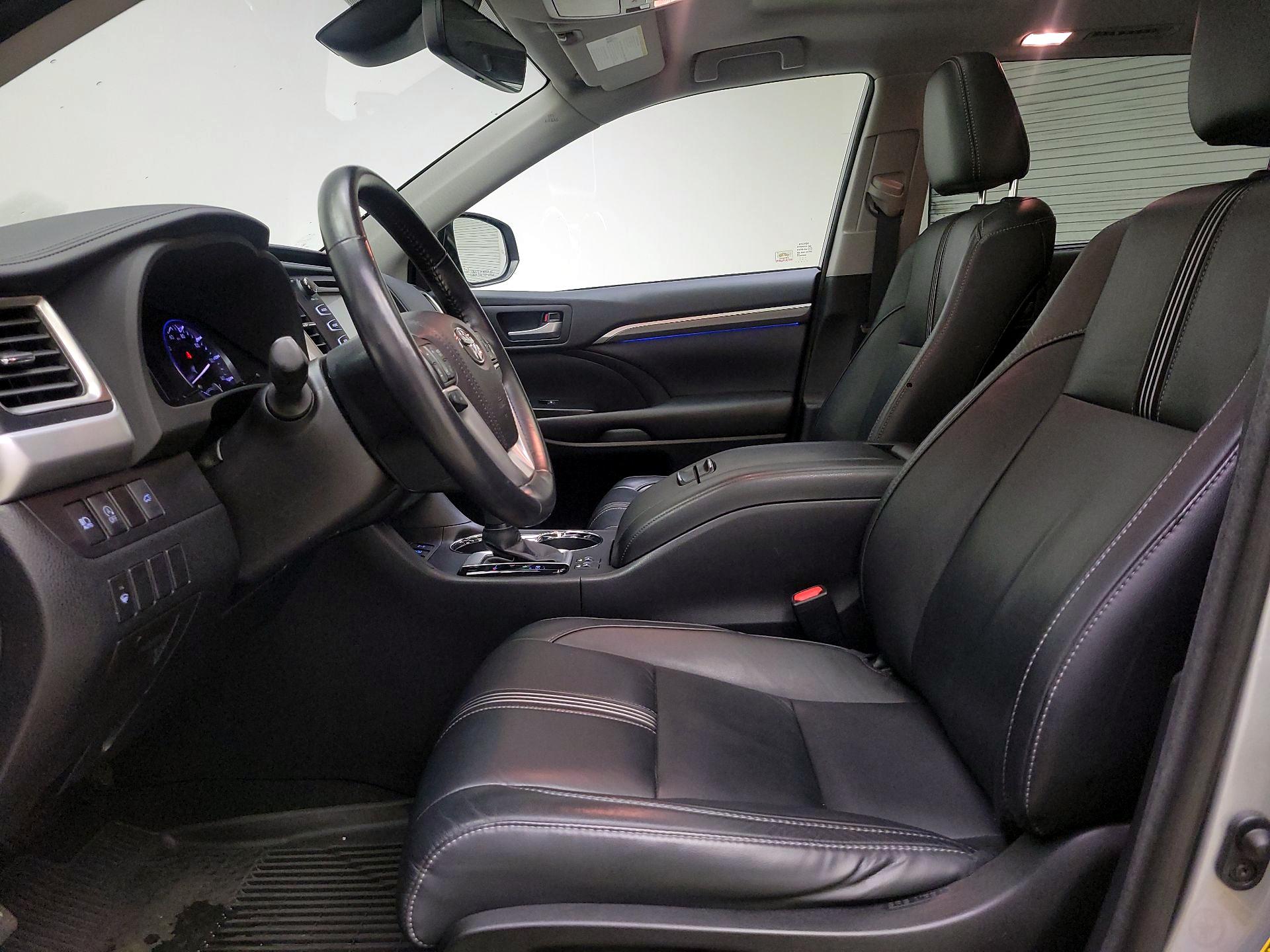 Thumbnail: 2017 Toyota Highlander - 11