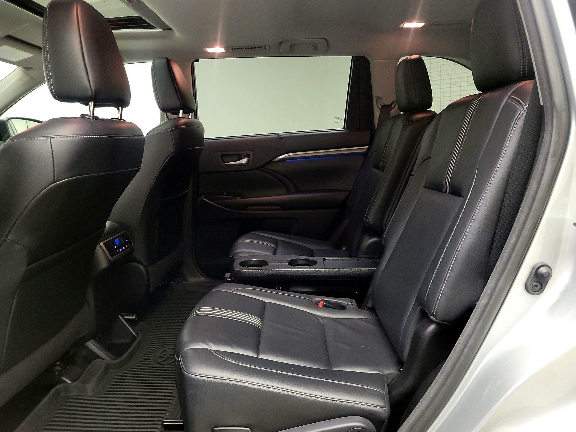 Thumbnail: 2017 Toyota Highlander - 20